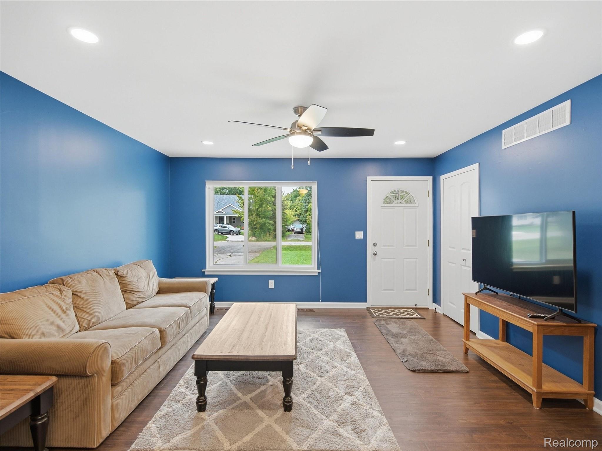 48188 Forbes Drive Property Photo 5