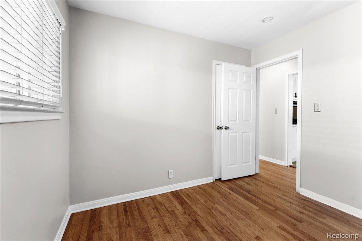 9929 Carter Avenue Property Photo 10