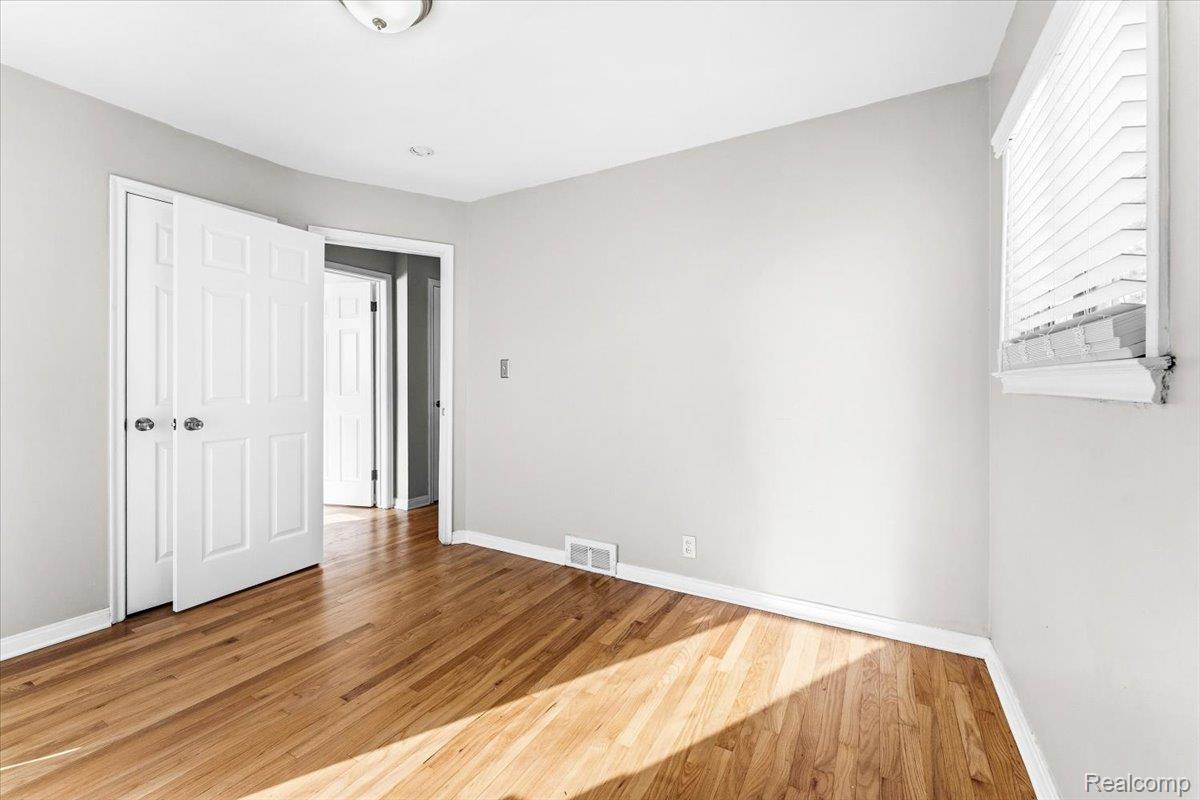 9929 Carter Avenue Property Photo 13