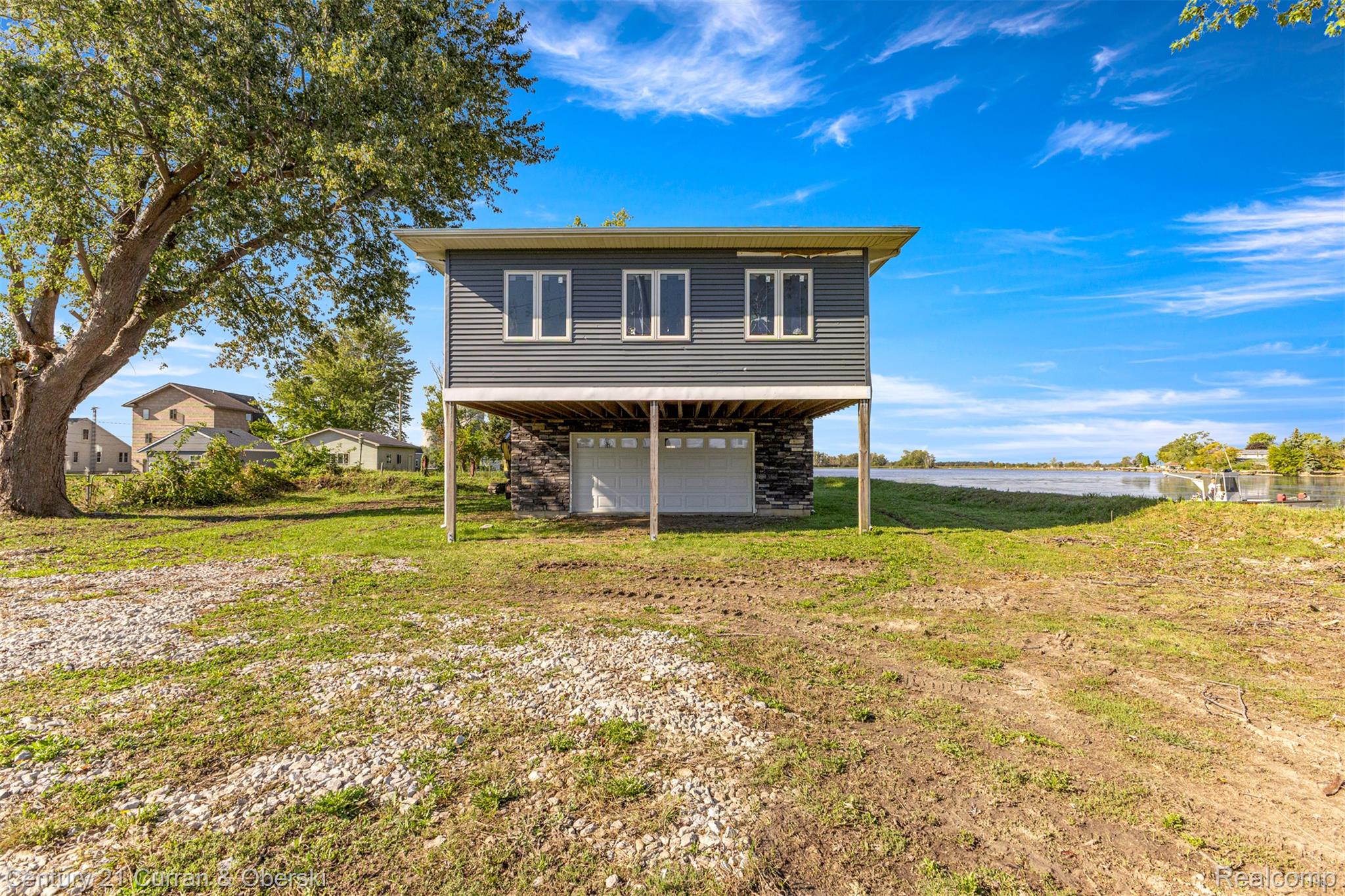 6809 Lakeshore Drive Property Photo 4