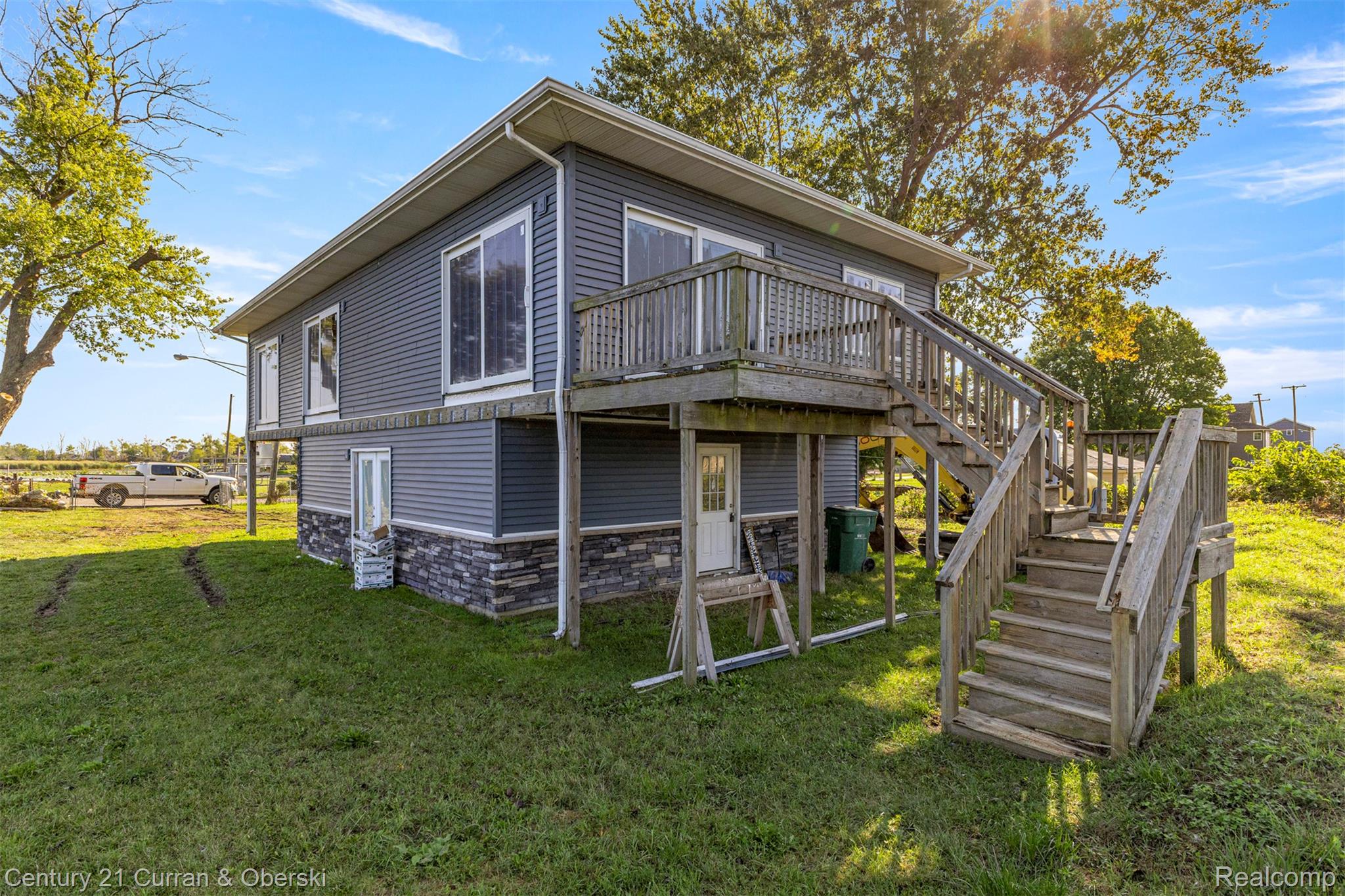 6809 Lakeshore Drive Property Photo 10