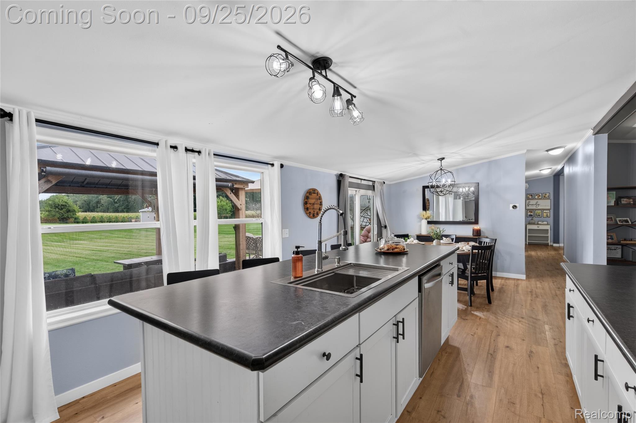 7997 Folks Road Property Photo 16