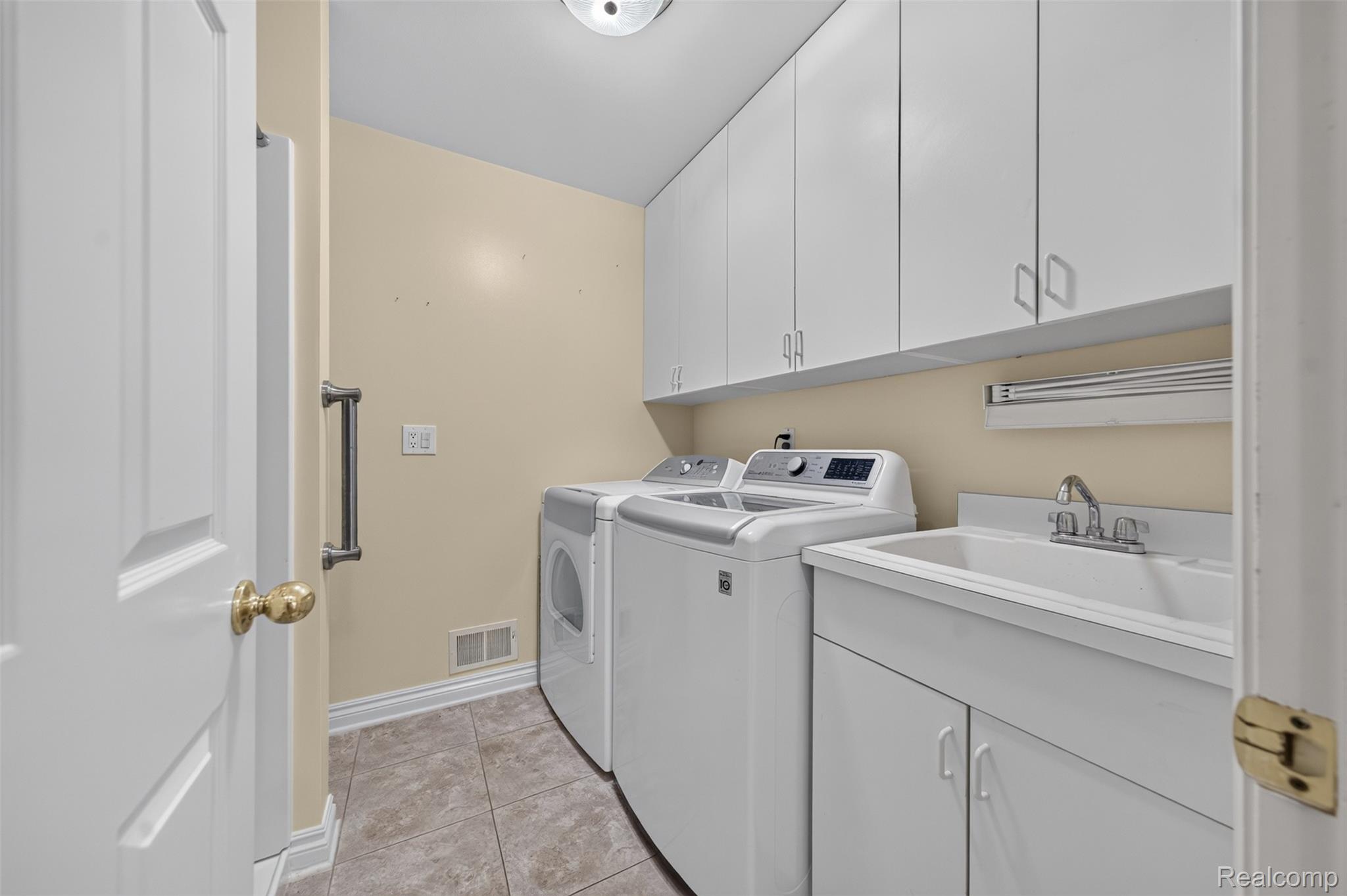 3653 Cedar Brook Drive Property Photo 28