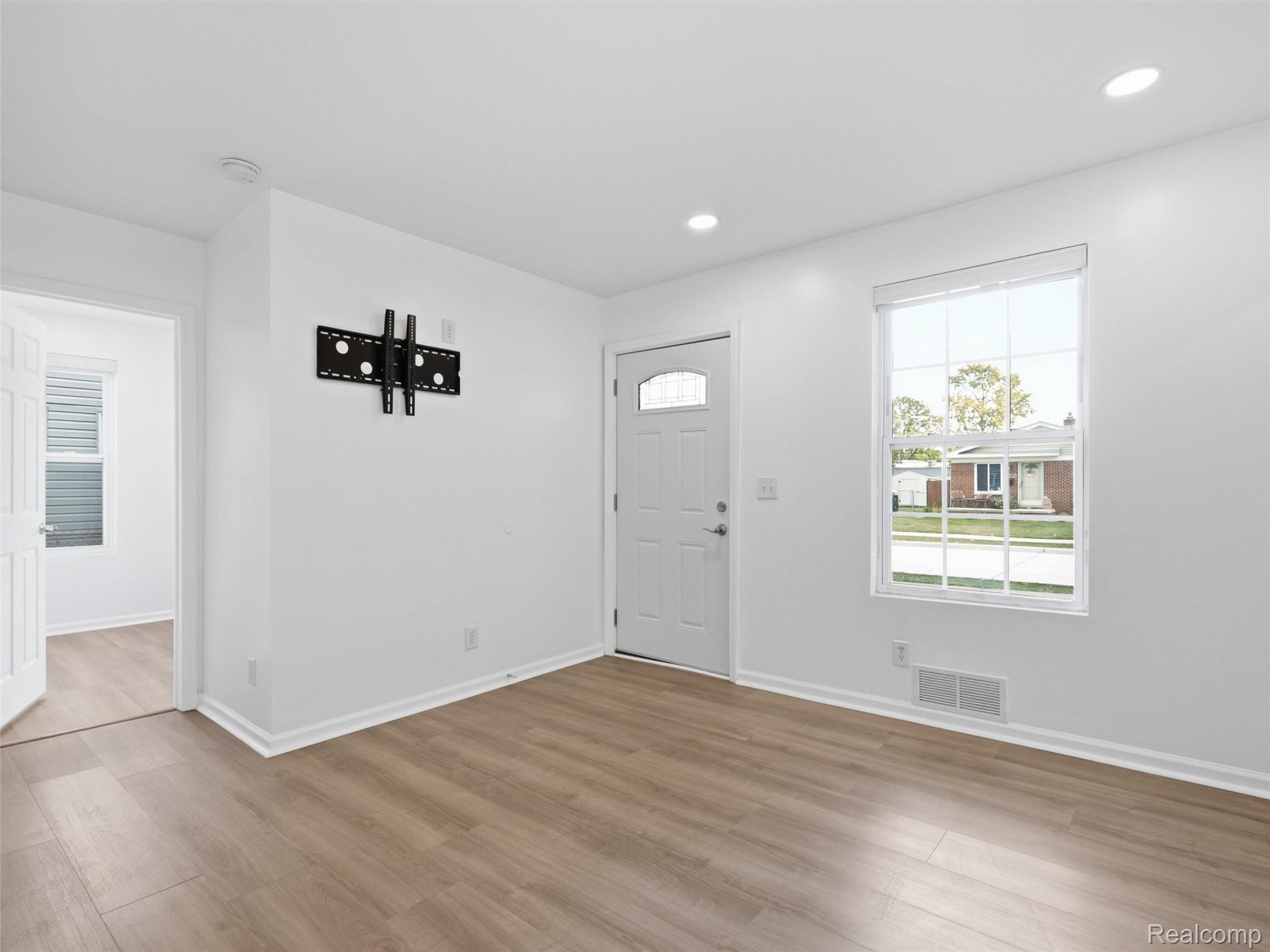 26545 Brush Street Property Photo 5
