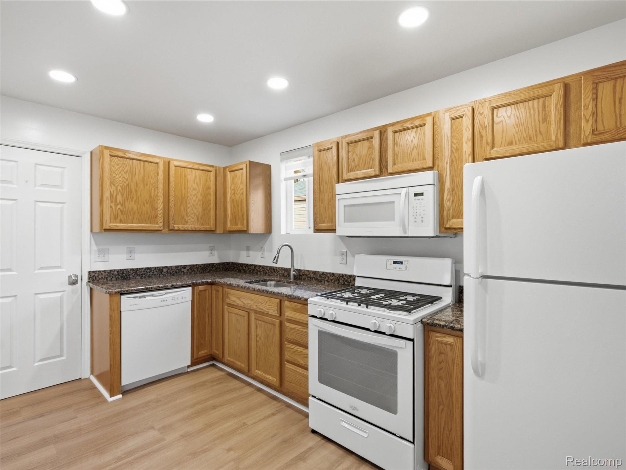 26545 Brush Street Property Photo 6