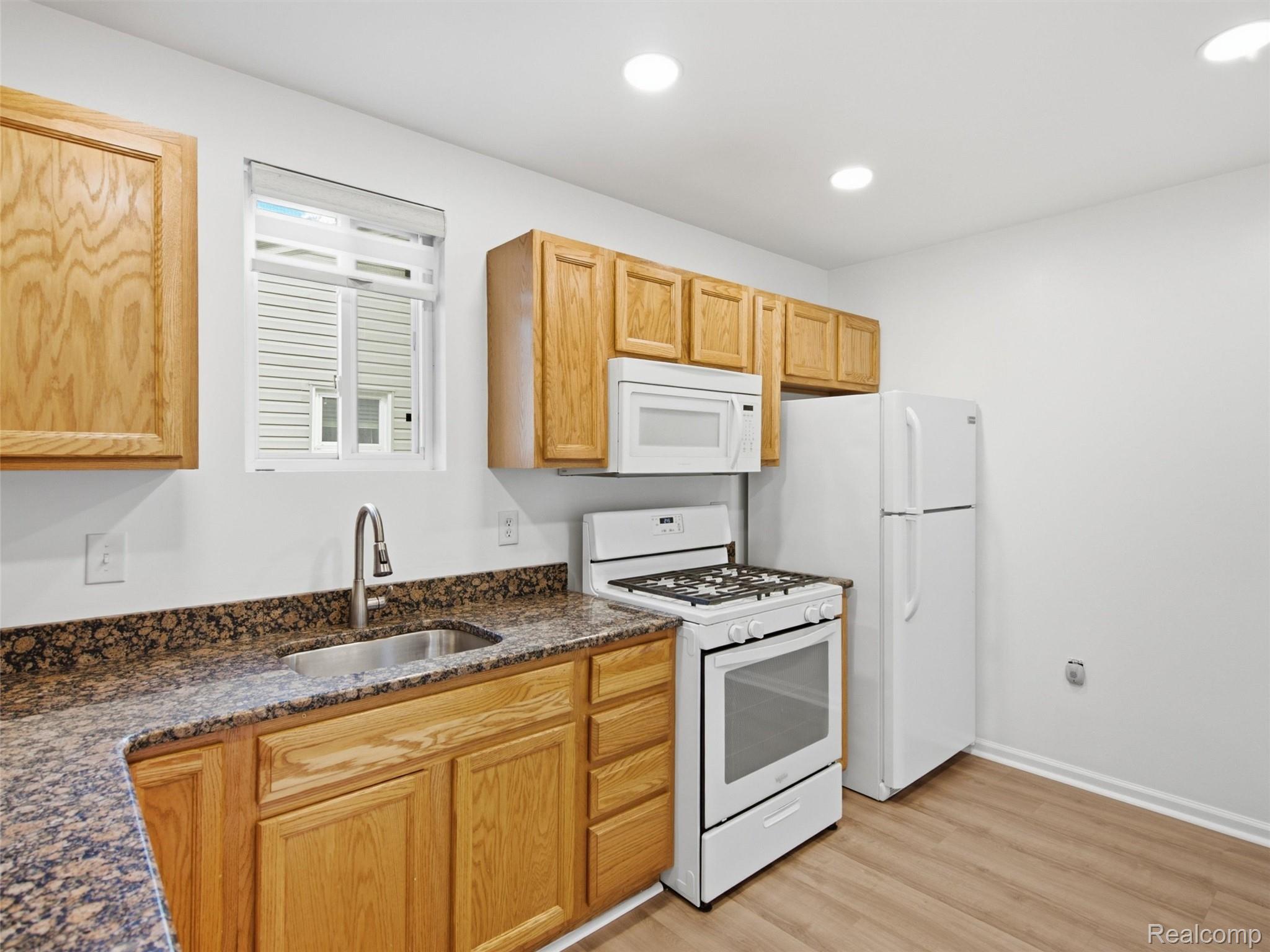 26545 Brush Street Property Photo 8