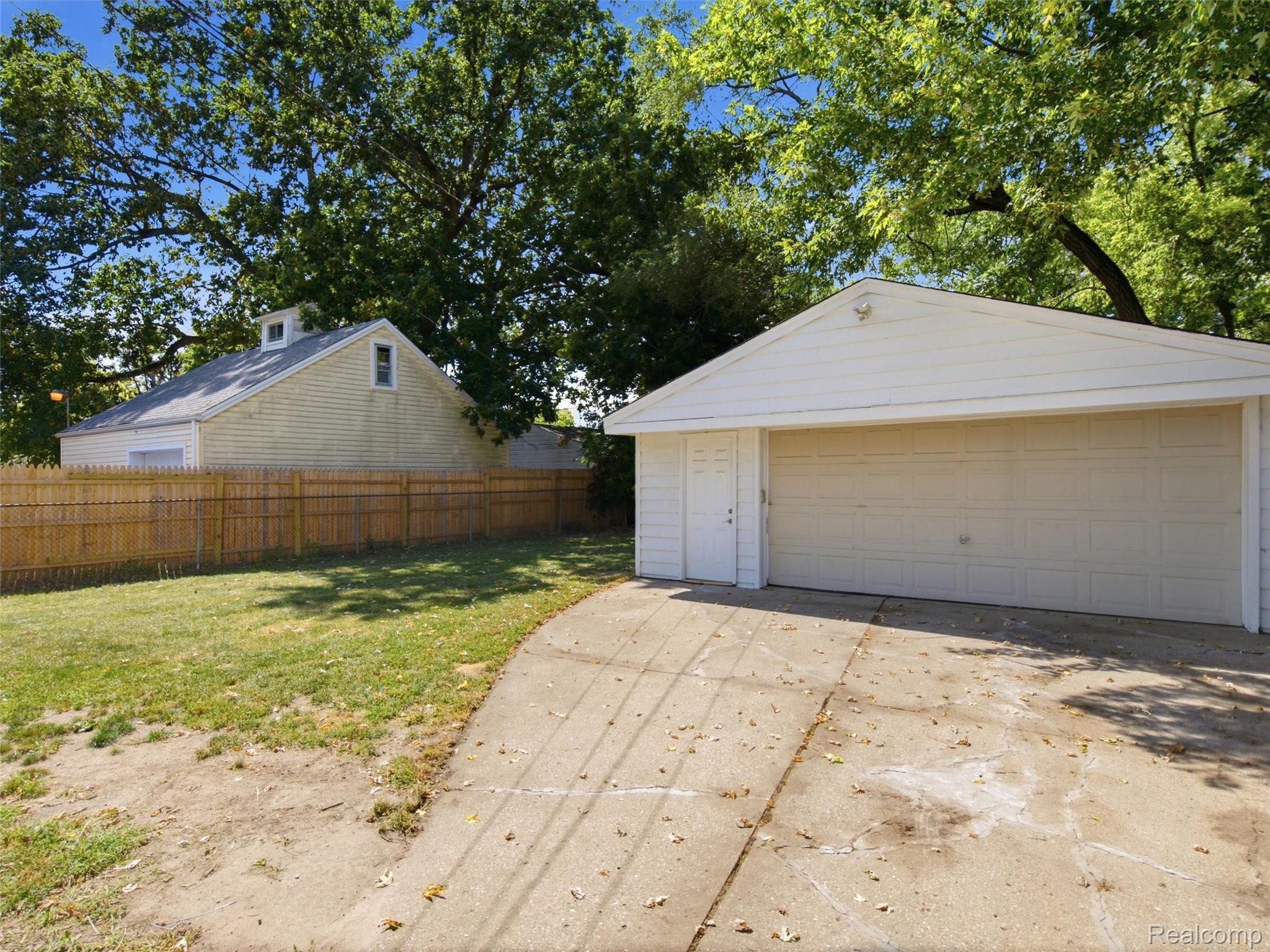 26545 Brush Street Property Photo 18