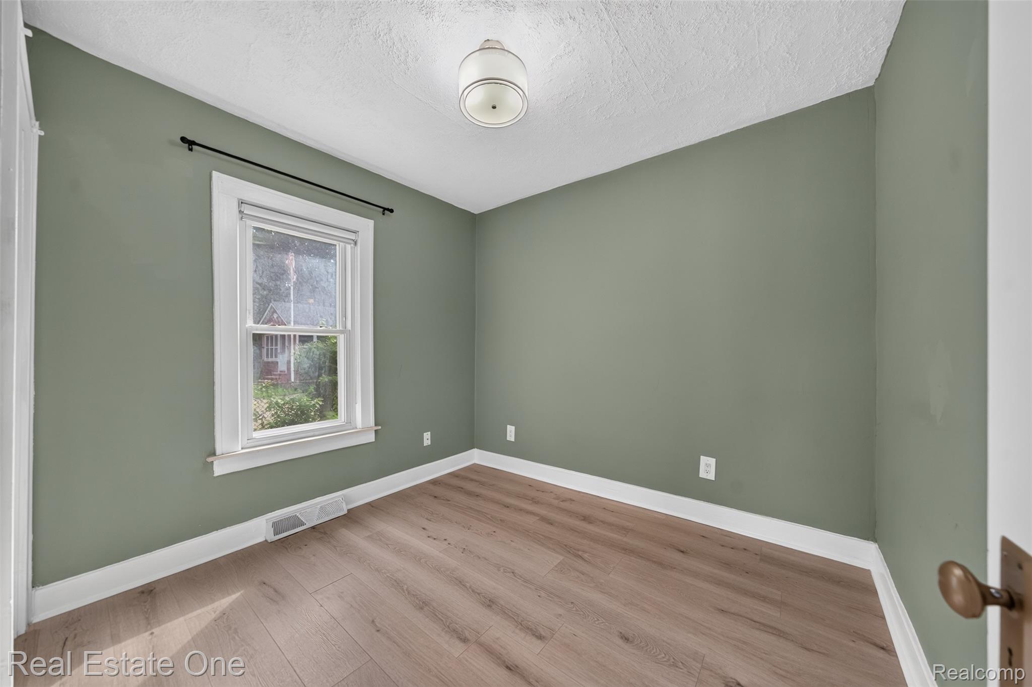 1446 E Meyers Avenue Property Photo 15