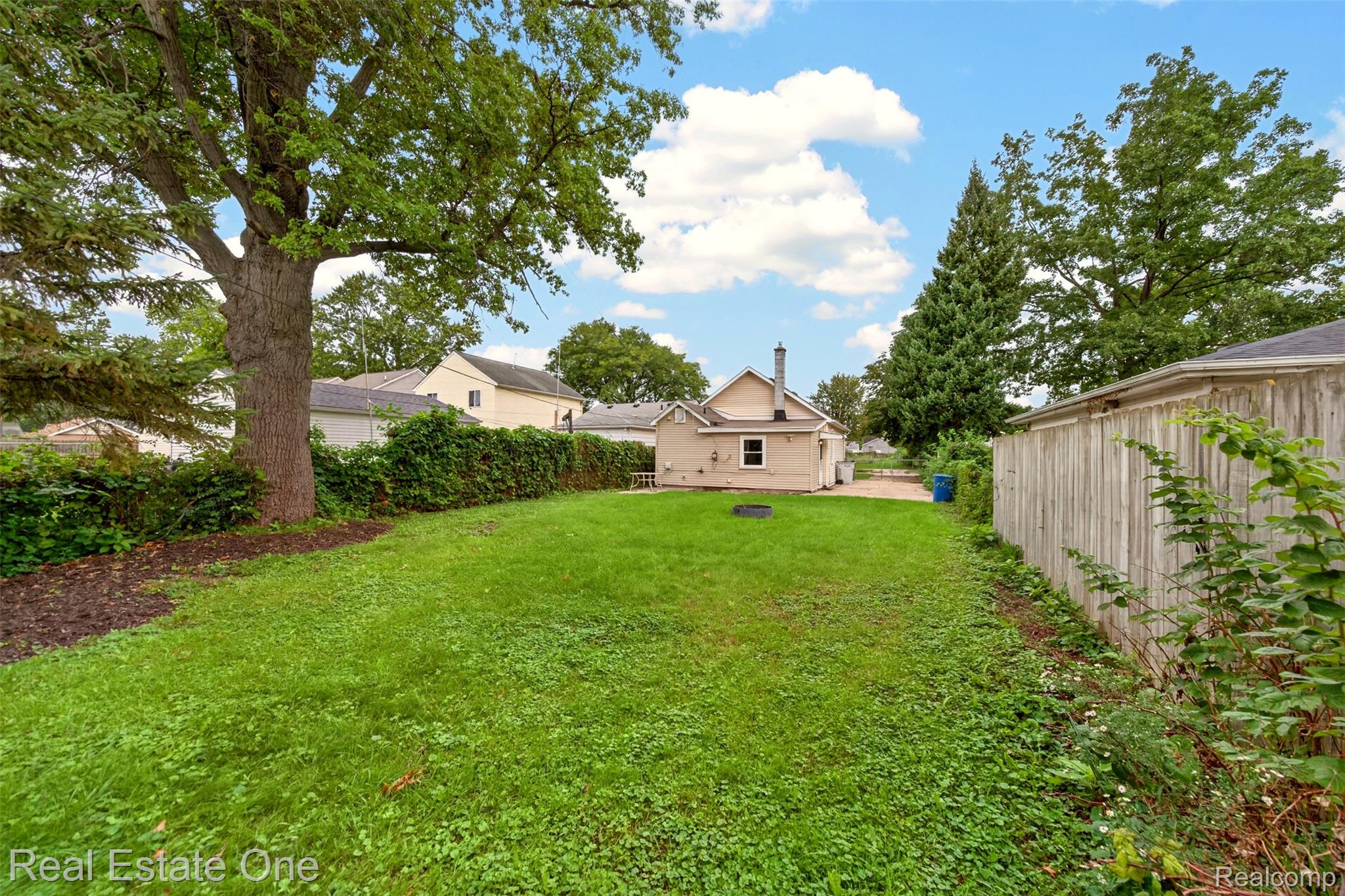 1446 E Meyers Avenue Property Photo 24