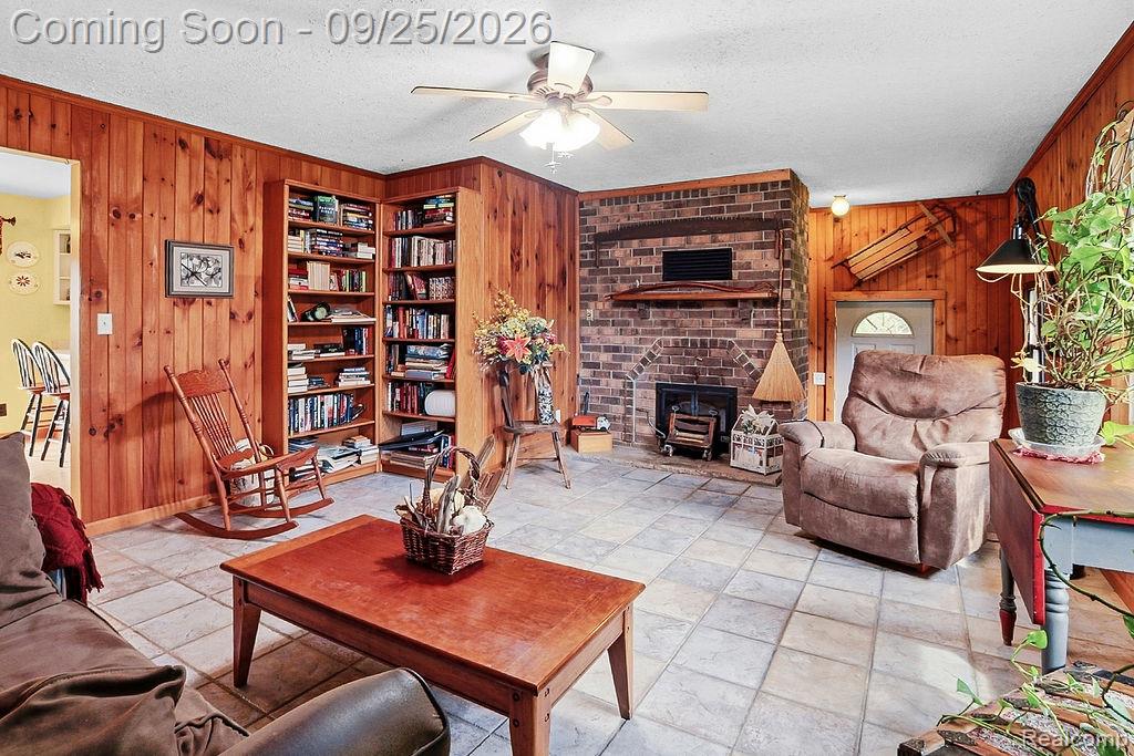 6776 Farley Road Property Photo 6