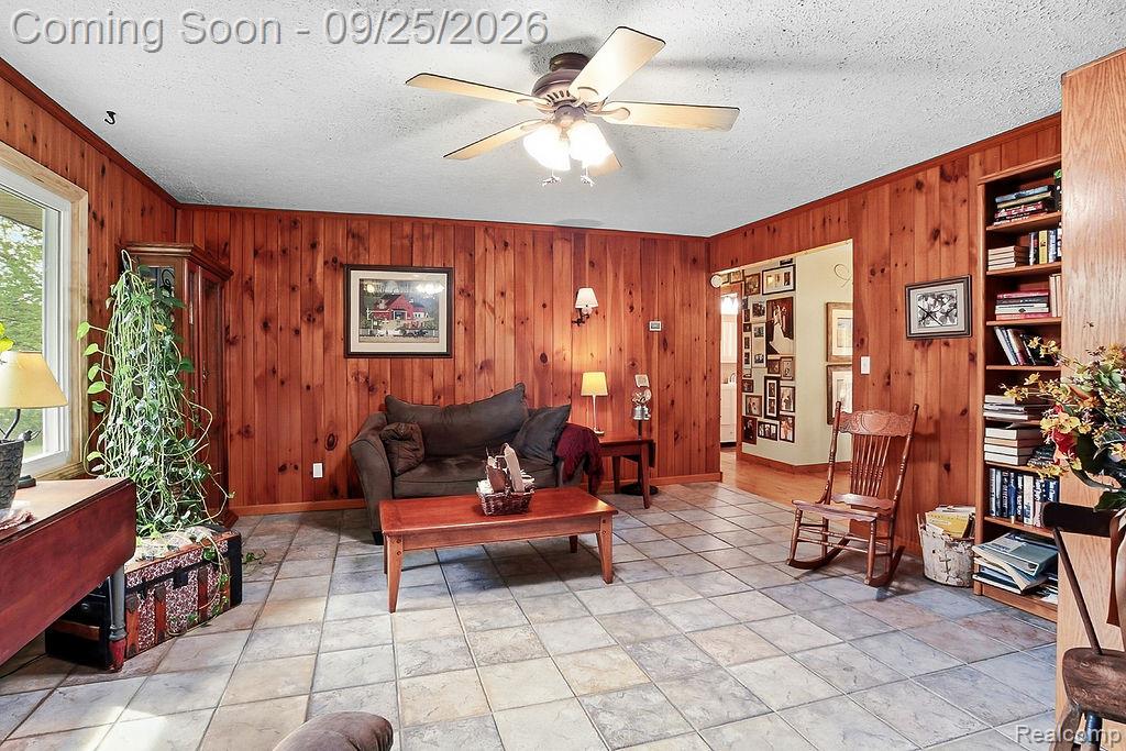6776 Farley Road Property Photo 7