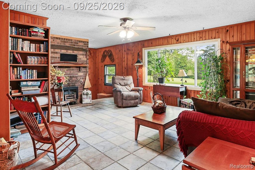 6776 Farley Road Property Photo 8