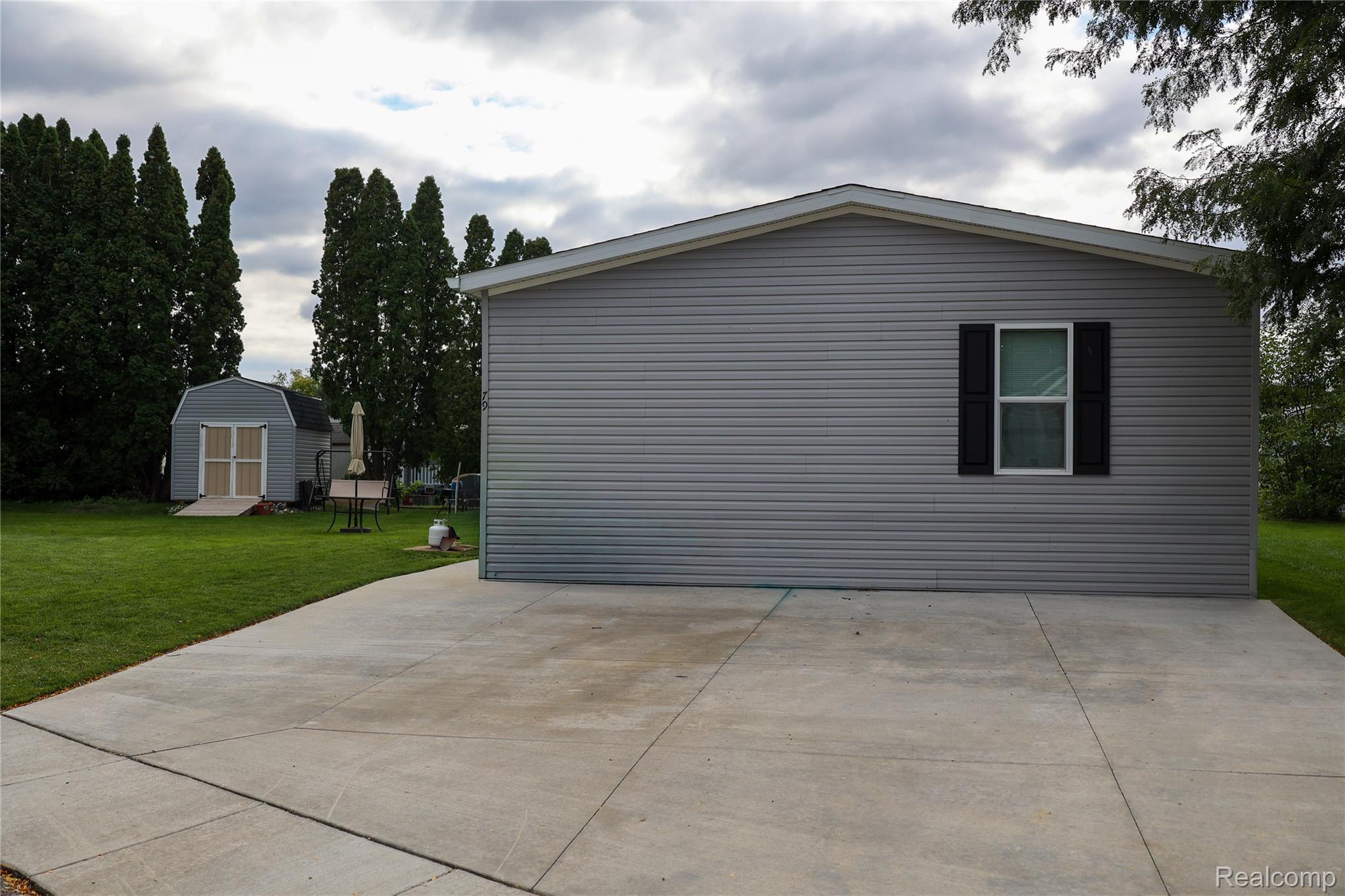 79 Woodridge Ct Property Photo 1