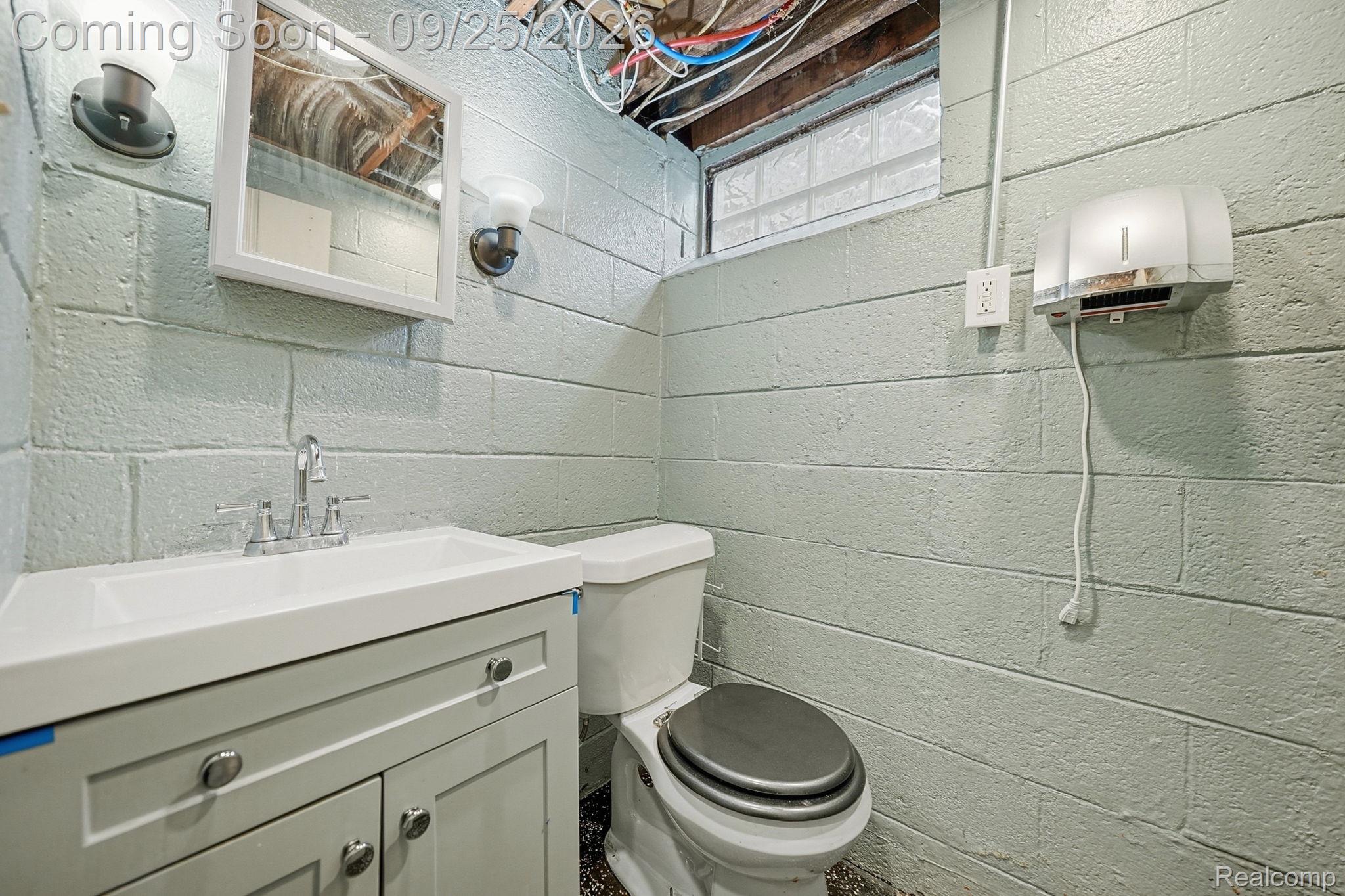 17580 Dorset Avenue Property Photo 36