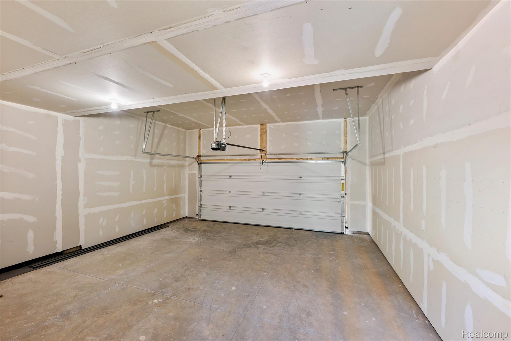 5212 Farmridge Lane Property Photo 15