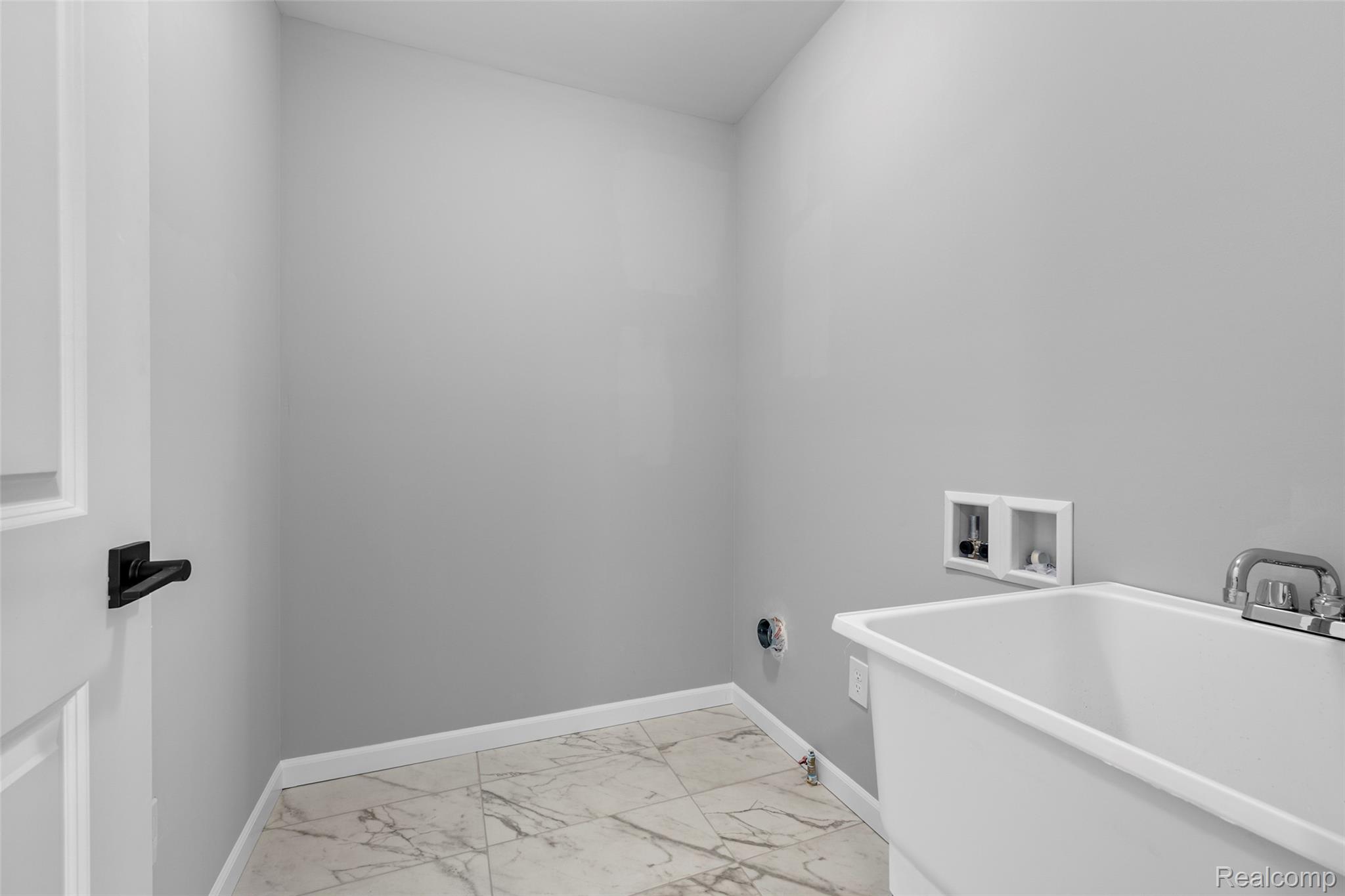 5212 Farmridge Lane Property Photo 19