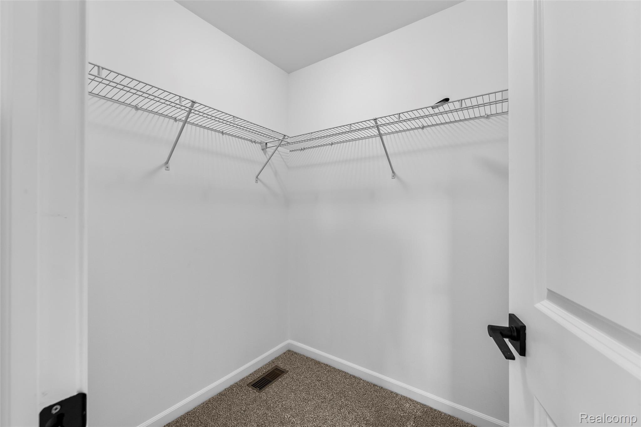 5212 Farmridge Lane Property Photo 23