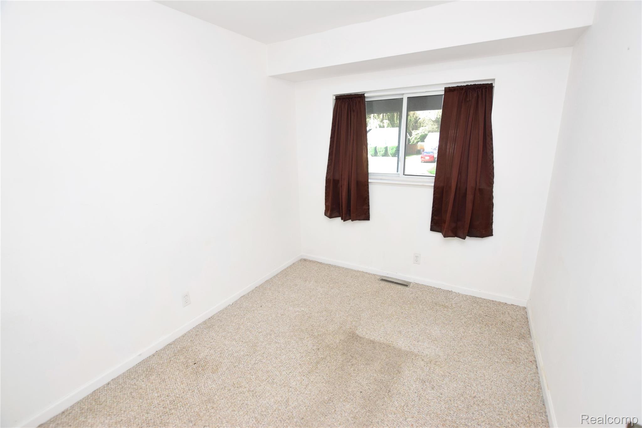 2141 Sandalwood Drive Property Photo 10