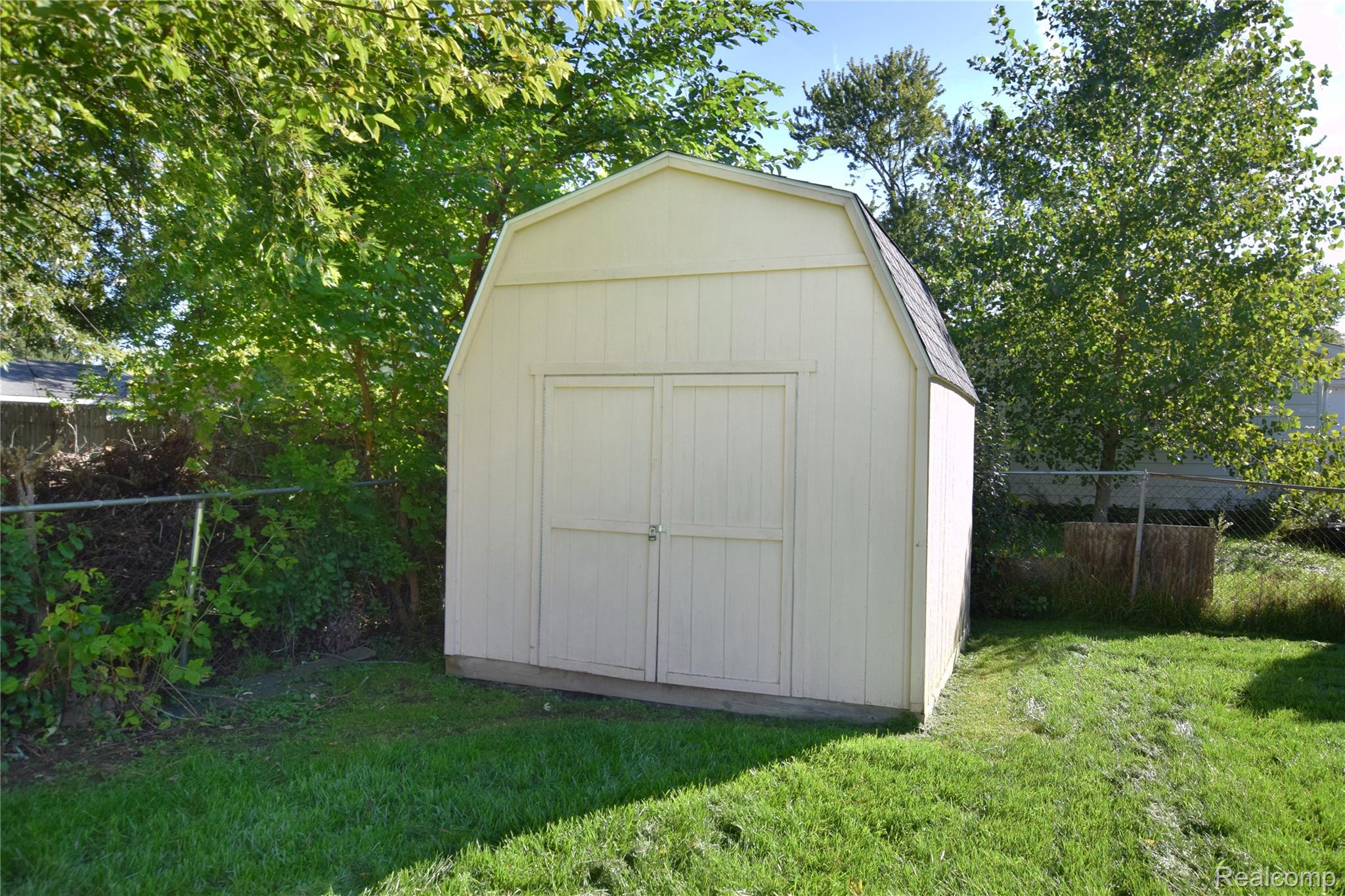 2141 Sandalwood Drive Property Photo 13