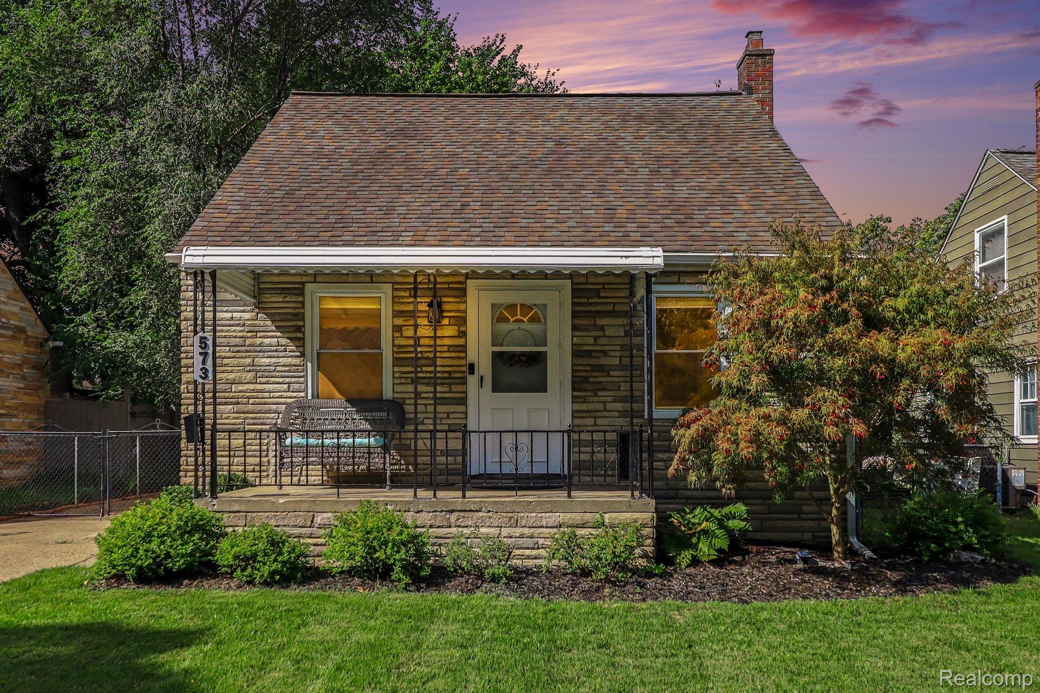 573 Flowerdale Street Property Photo 1