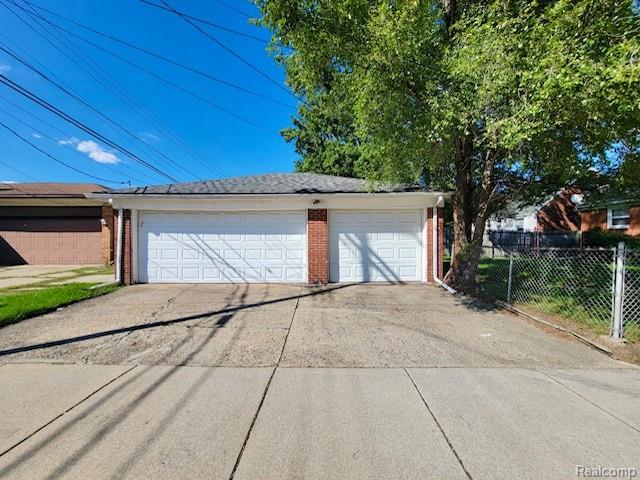 24503 Brittany Avenue Property Photo 4