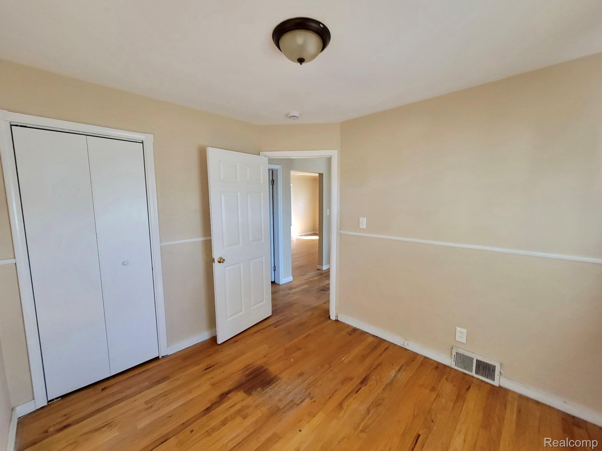 24503 Brittany Avenue Property Photo 8