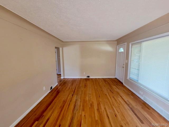 24503 Brittany Avenue Property Photo 10