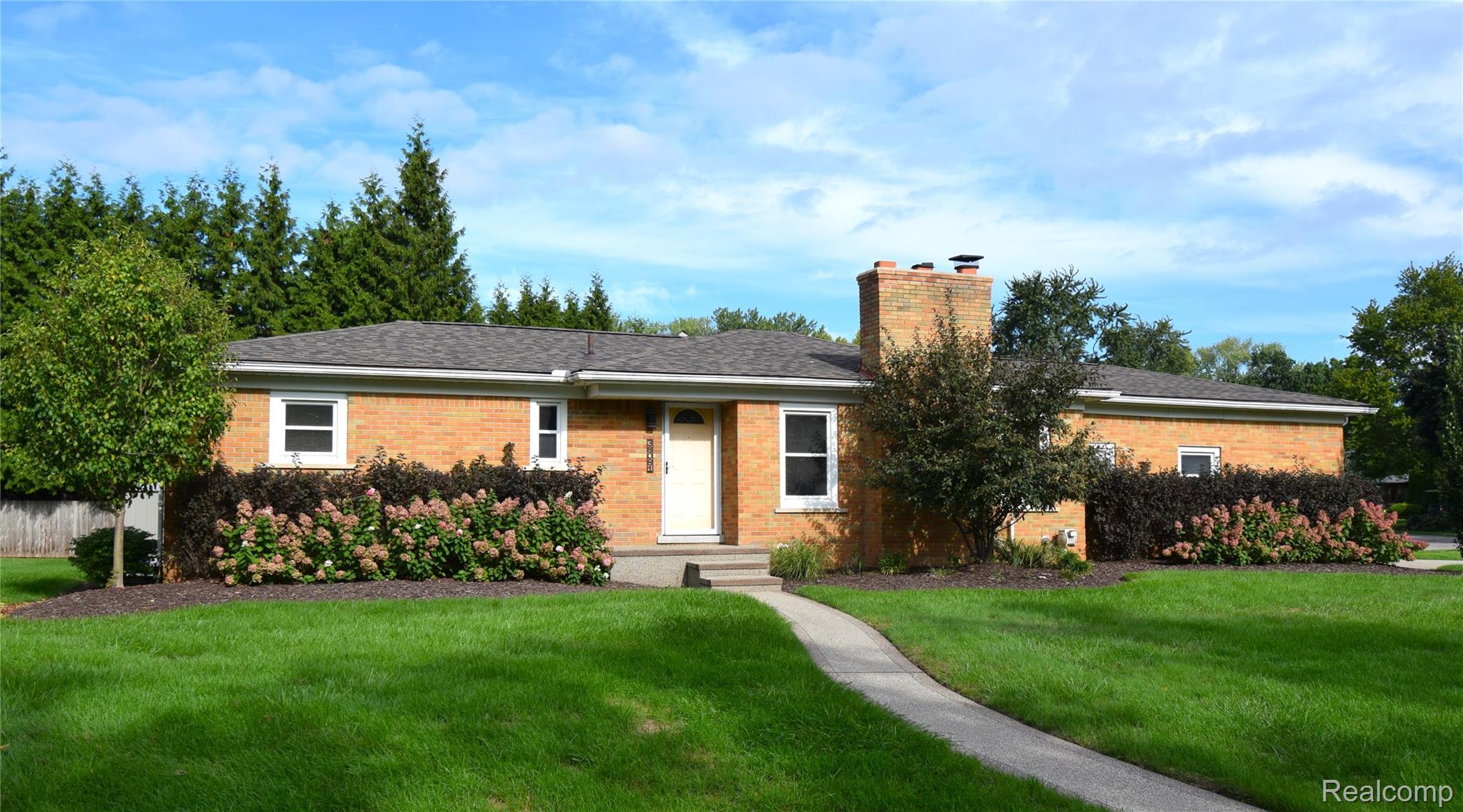 38081 E Bonkay Drive Property Photo 1
