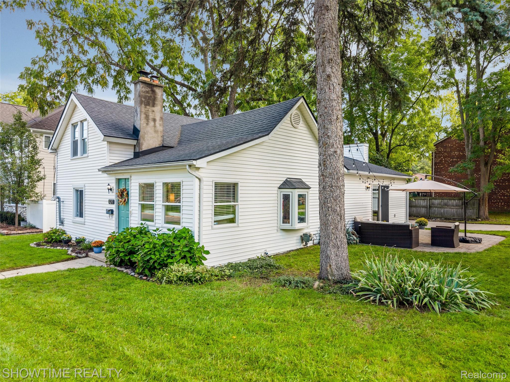 409 1st Street Property Photo 12