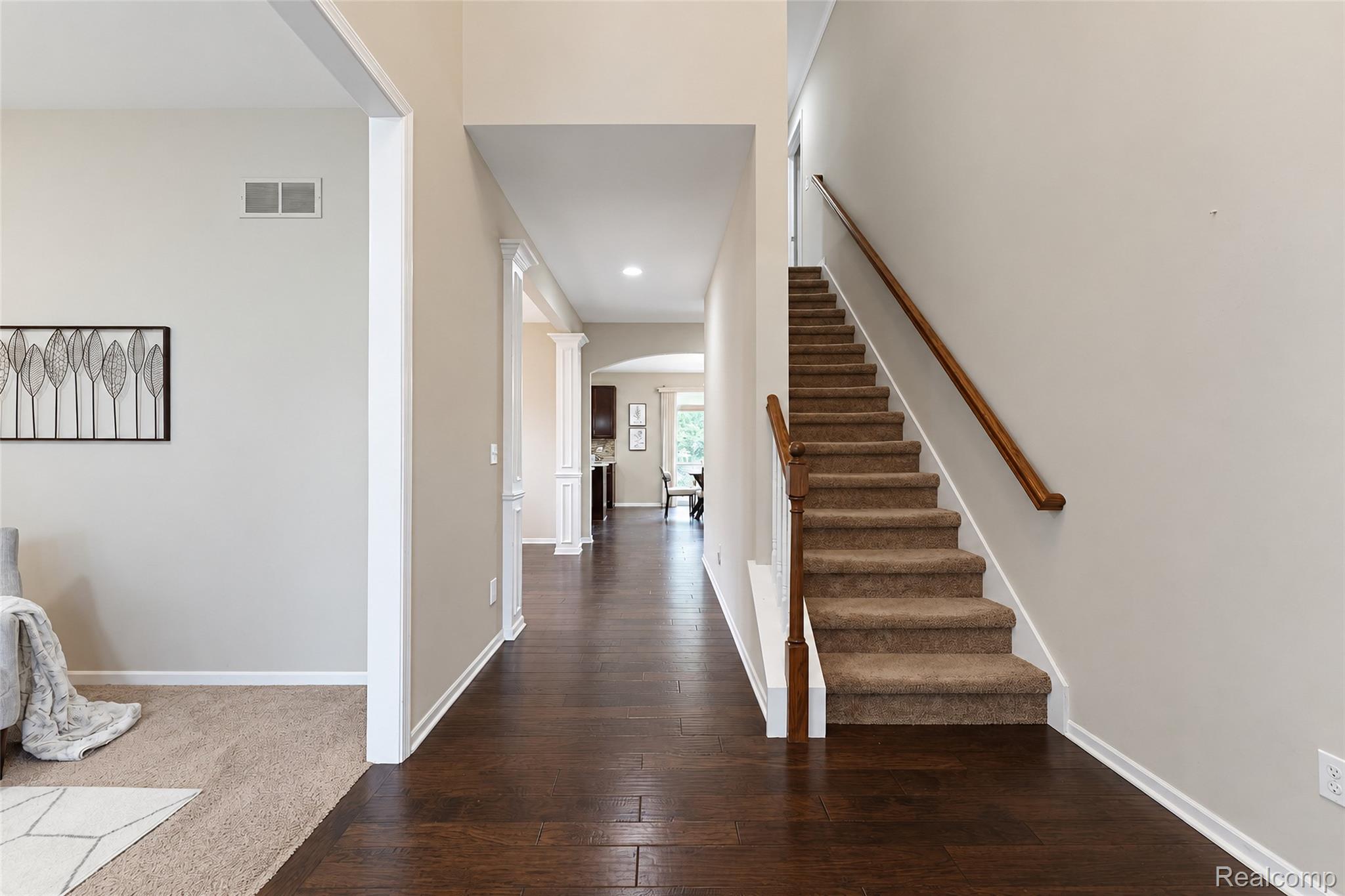 822 Lake Woods Drive Property Photo 4