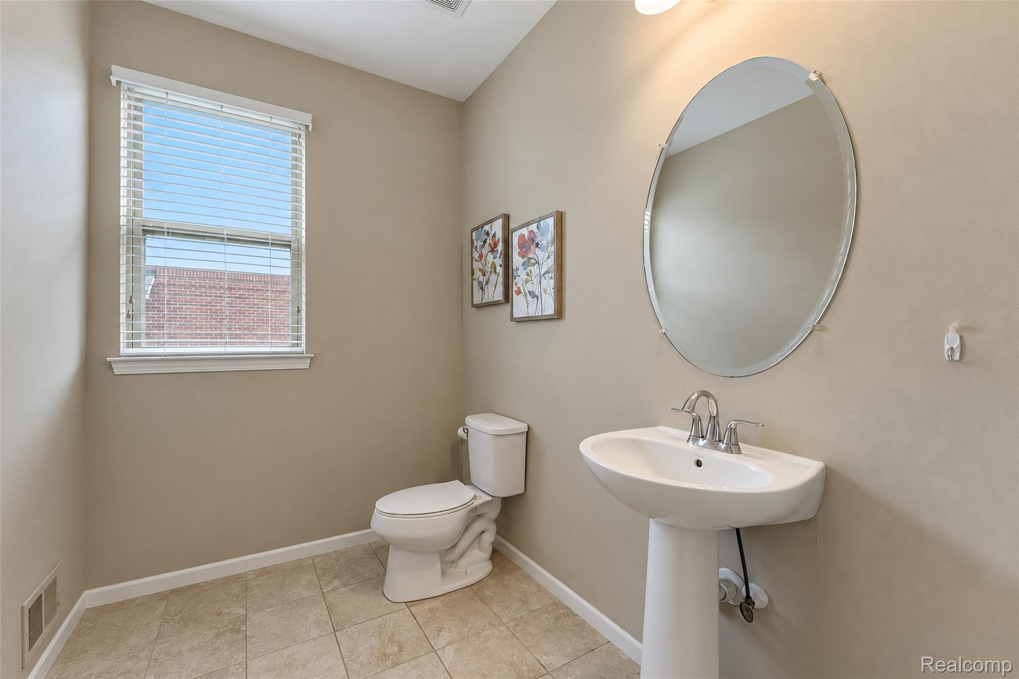 822 Lake Woods Drive Property Photo 31