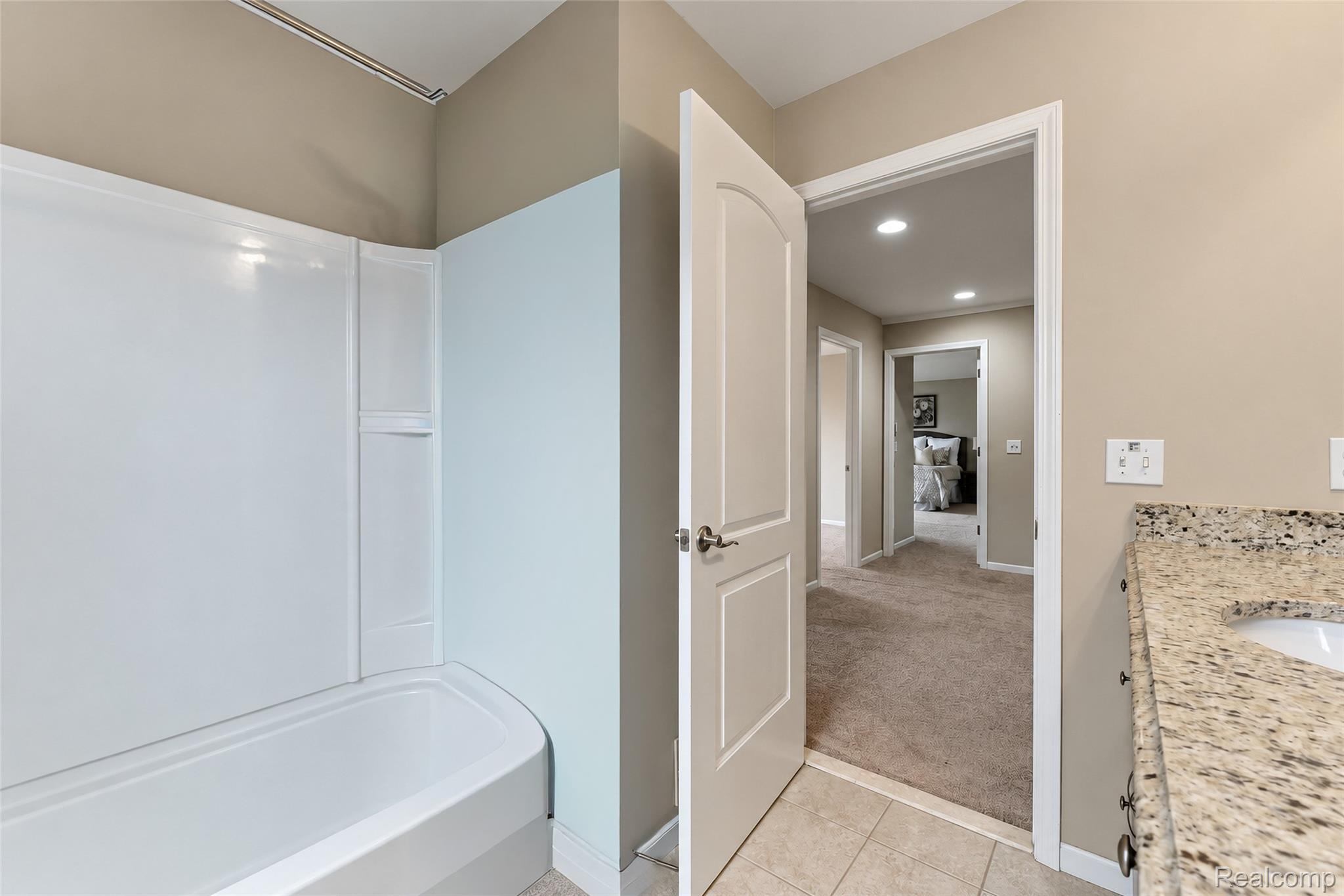 822 Lake Woods Drive Property Photo 35