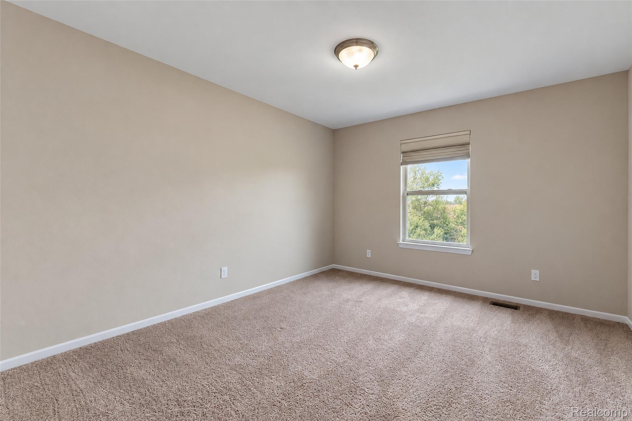 822 Lake Woods Drive Property Photo 36