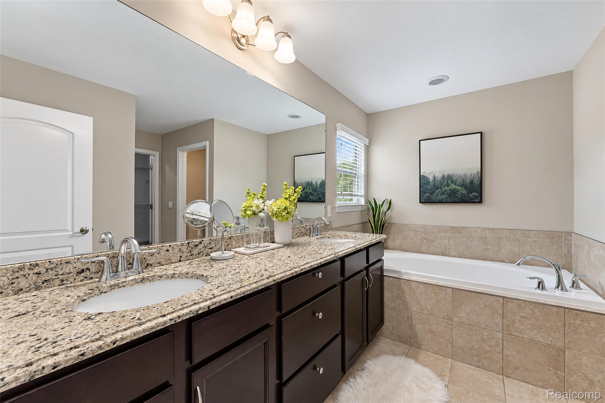 822 Lake Woods Drive Property Photo 48