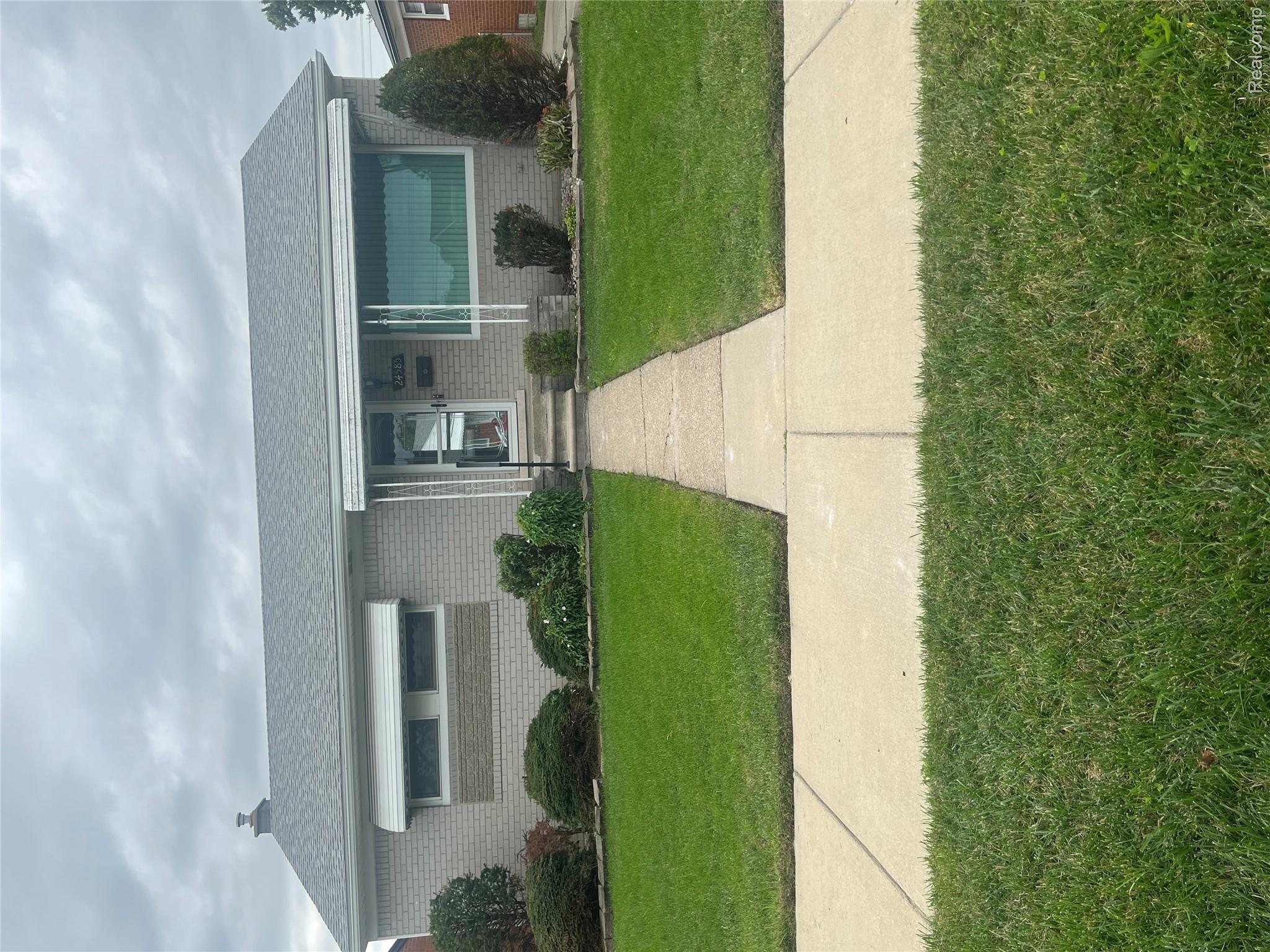 24585 Johnston Avenue Property Photo 1