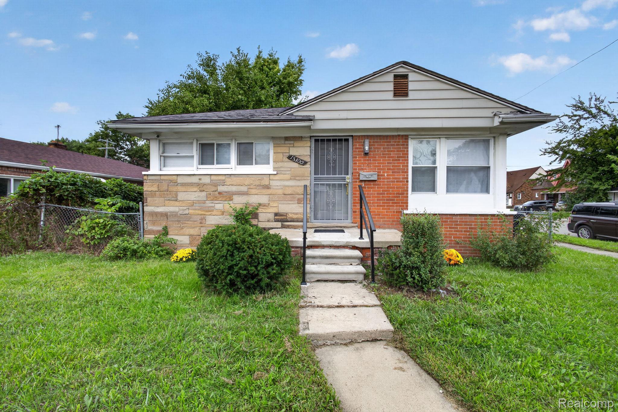 15300 W Chicago Street Property Photo 1