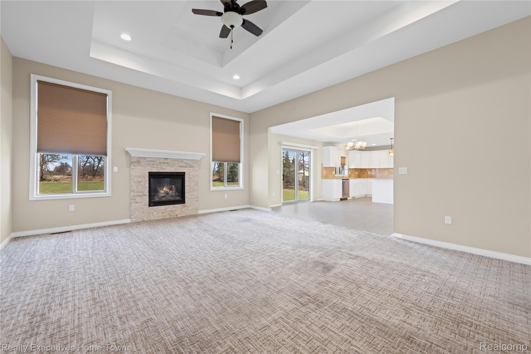 7285 Wood Pointe Drive Property Photo 13