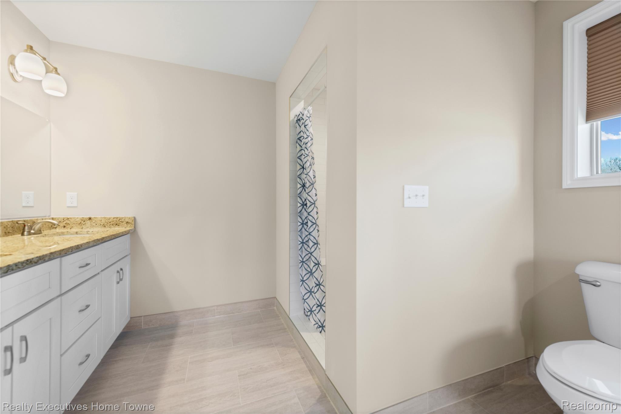 7285 Wood Pointe Drive Property Photo 24