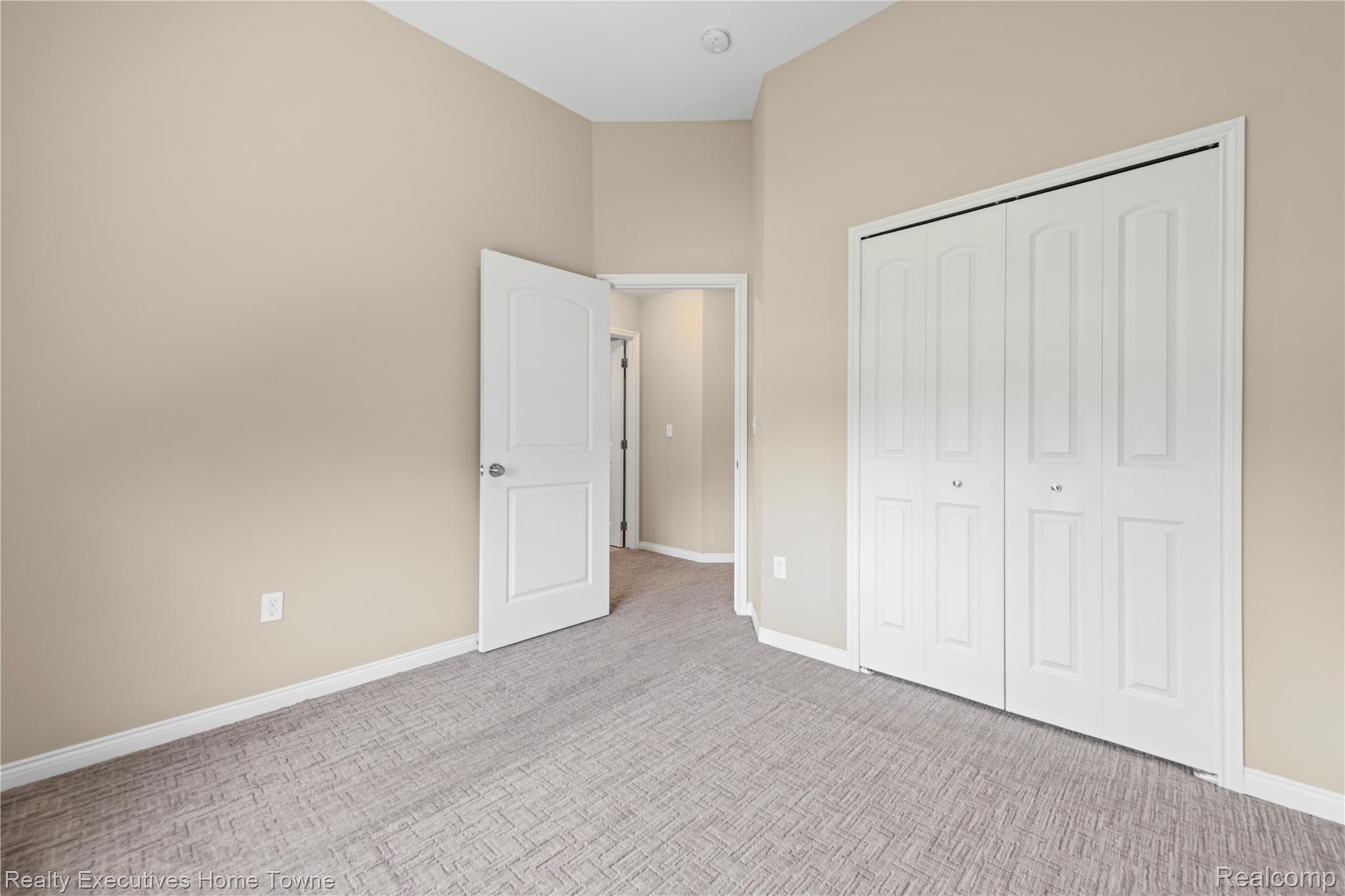 7285 Wood Pointe Drive Property Photo 27