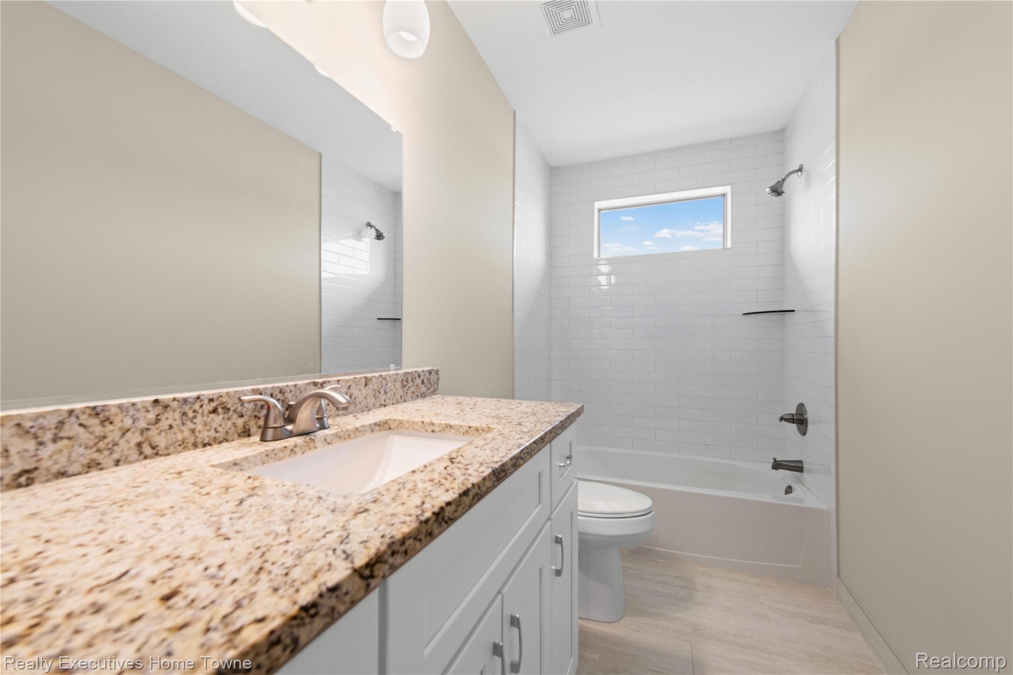 7285 Wood Pointe Drive Property Photo 29