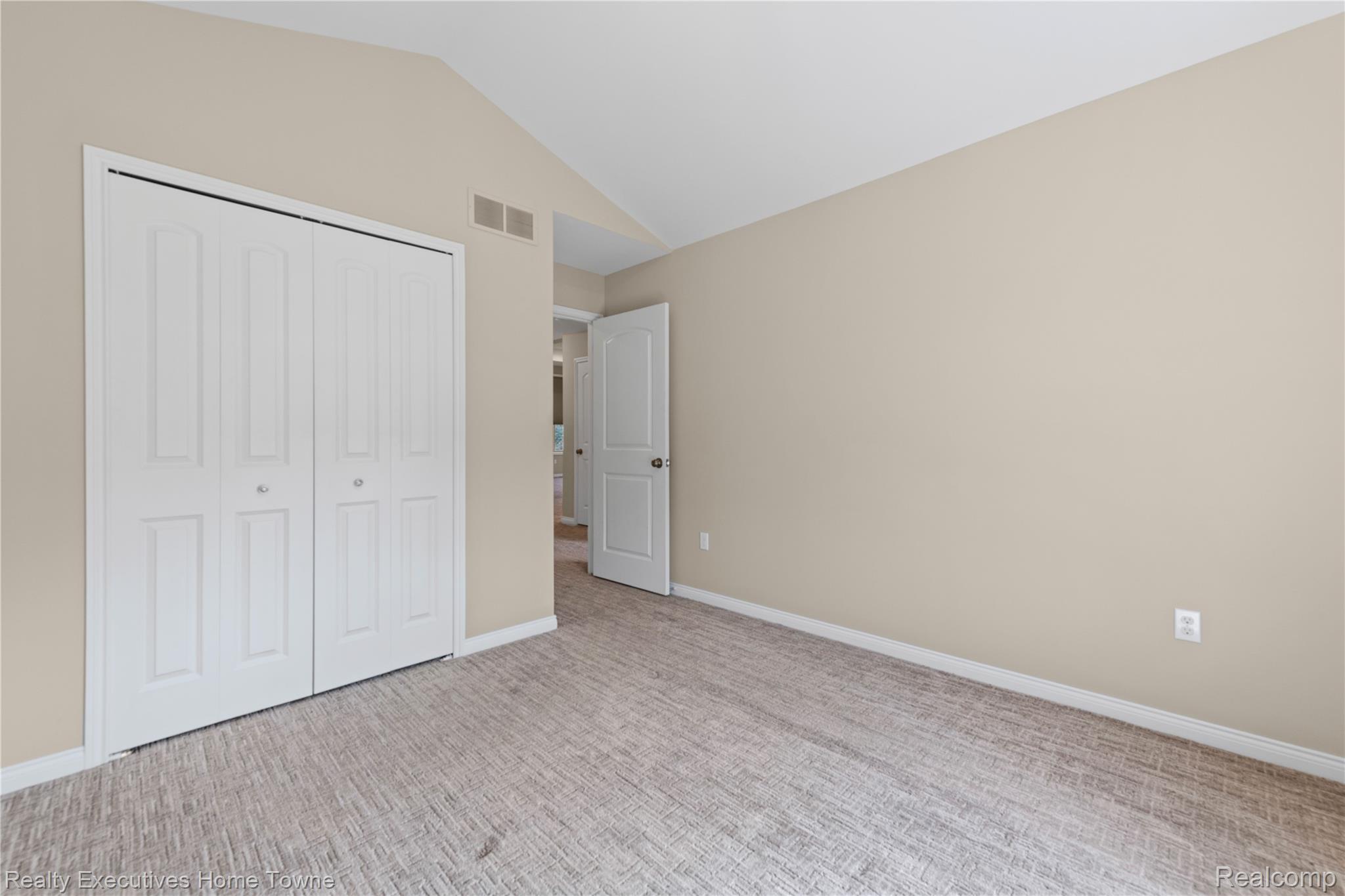 7285 Wood Pointe Drive Property Photo 30