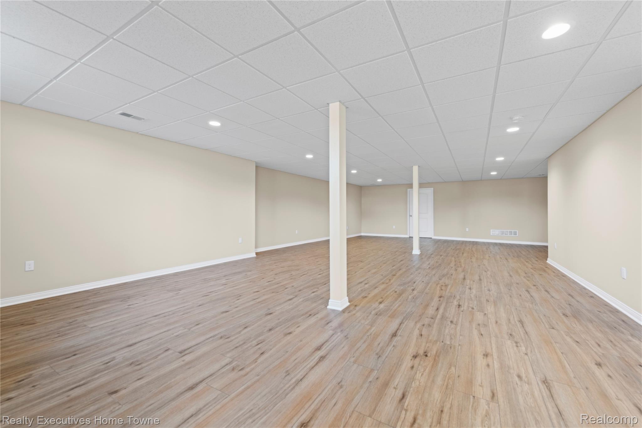 7285 Wood Pointe Drive Property Photo 34