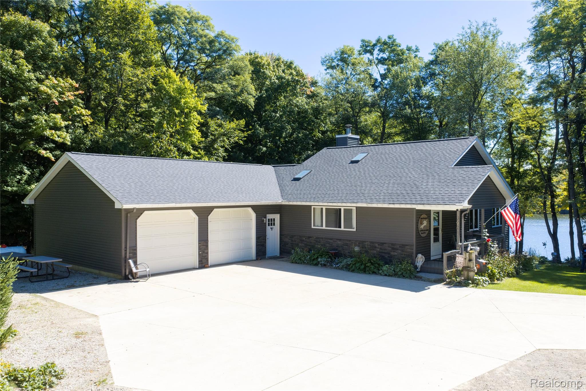 3901 Lee Hill Road Property Photo 1