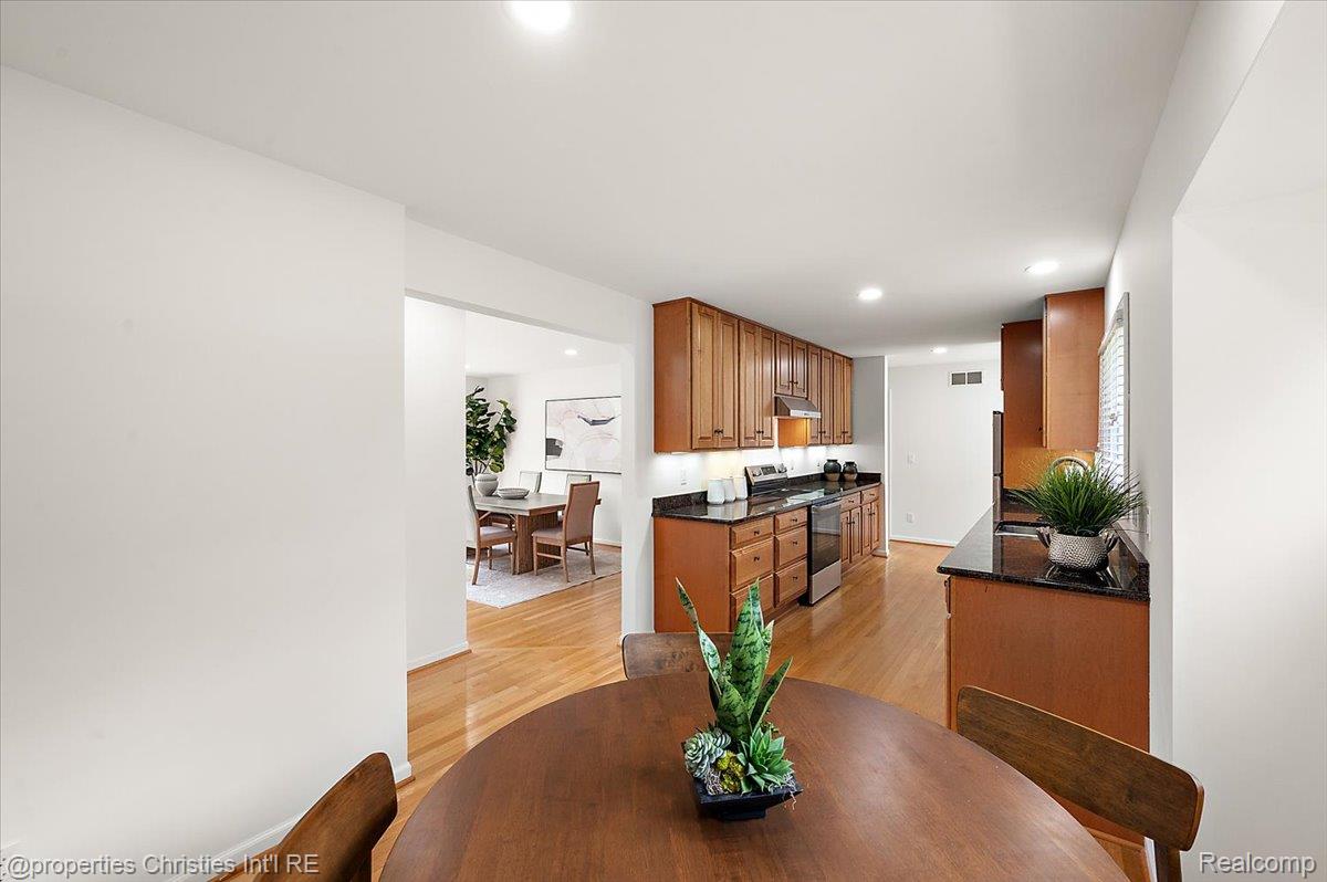 2985 Summervale Lane Property Photo 12
