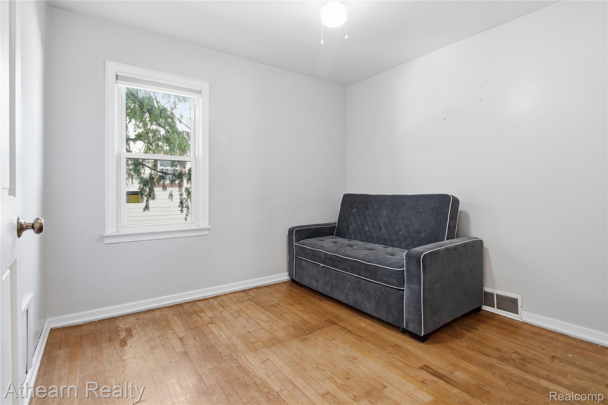 14050 Wales Street Property Photo 16