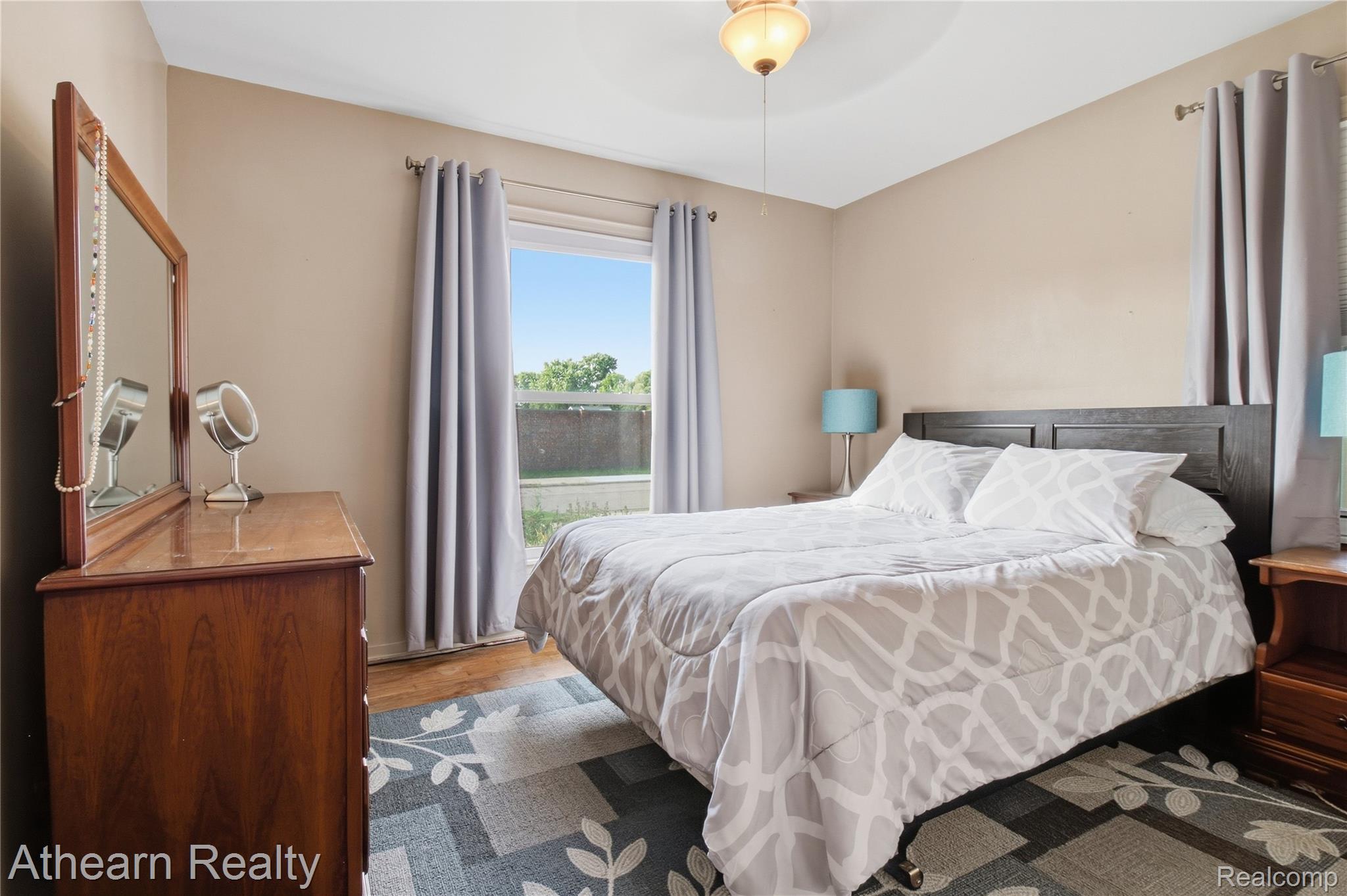 14050 Wales Street Property Photo 18