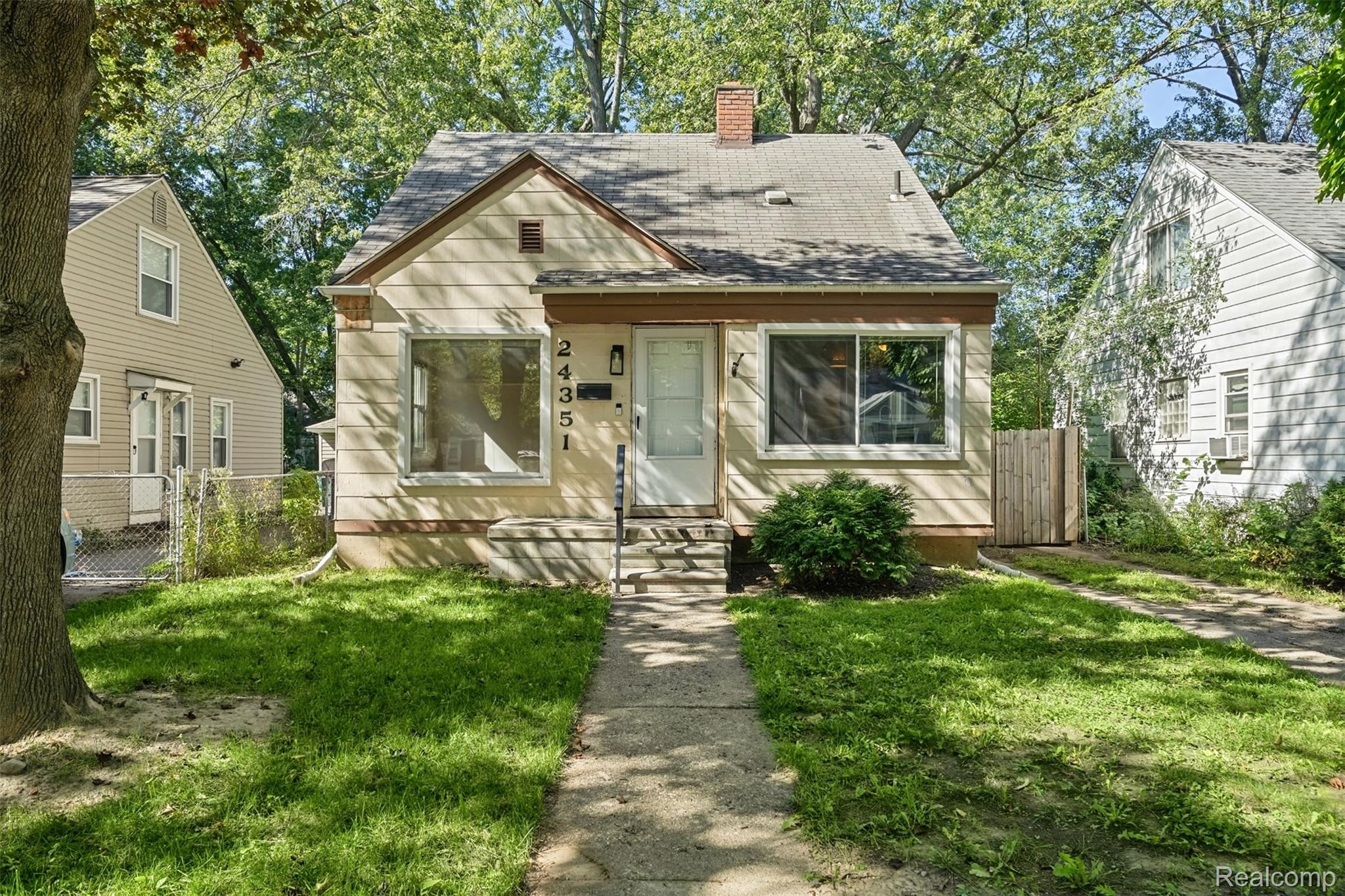 24351 Parklawn Street Property Photo 1