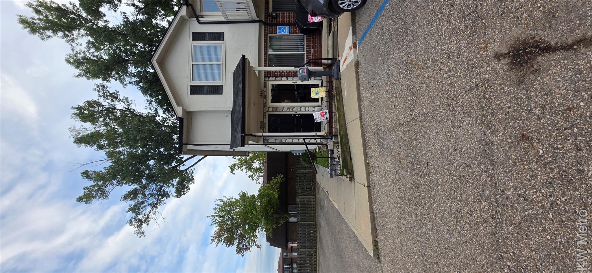 38604 Meadowdale Street Property Photo 2