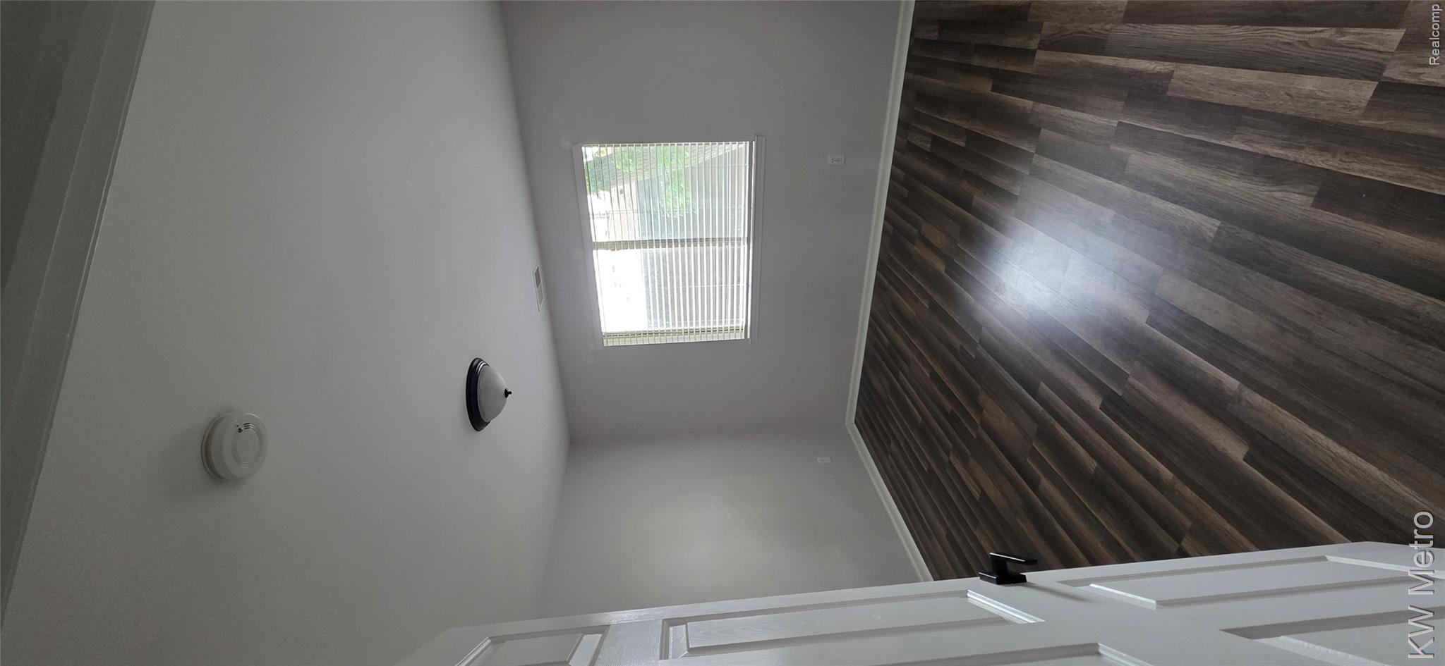 38604 Meadowdale Street Property Photo 16