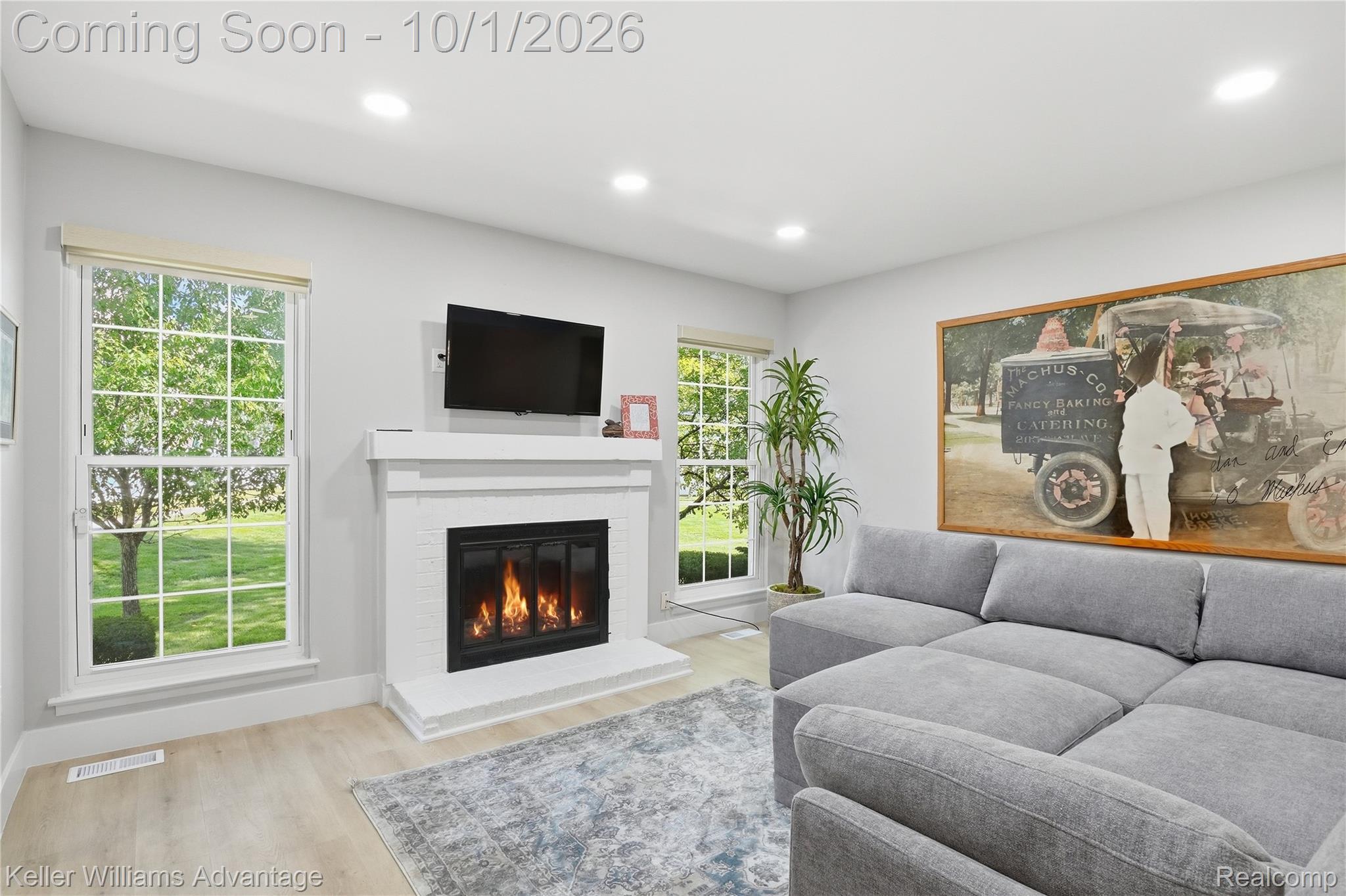 42142 Gladwin Street Property Photo 8